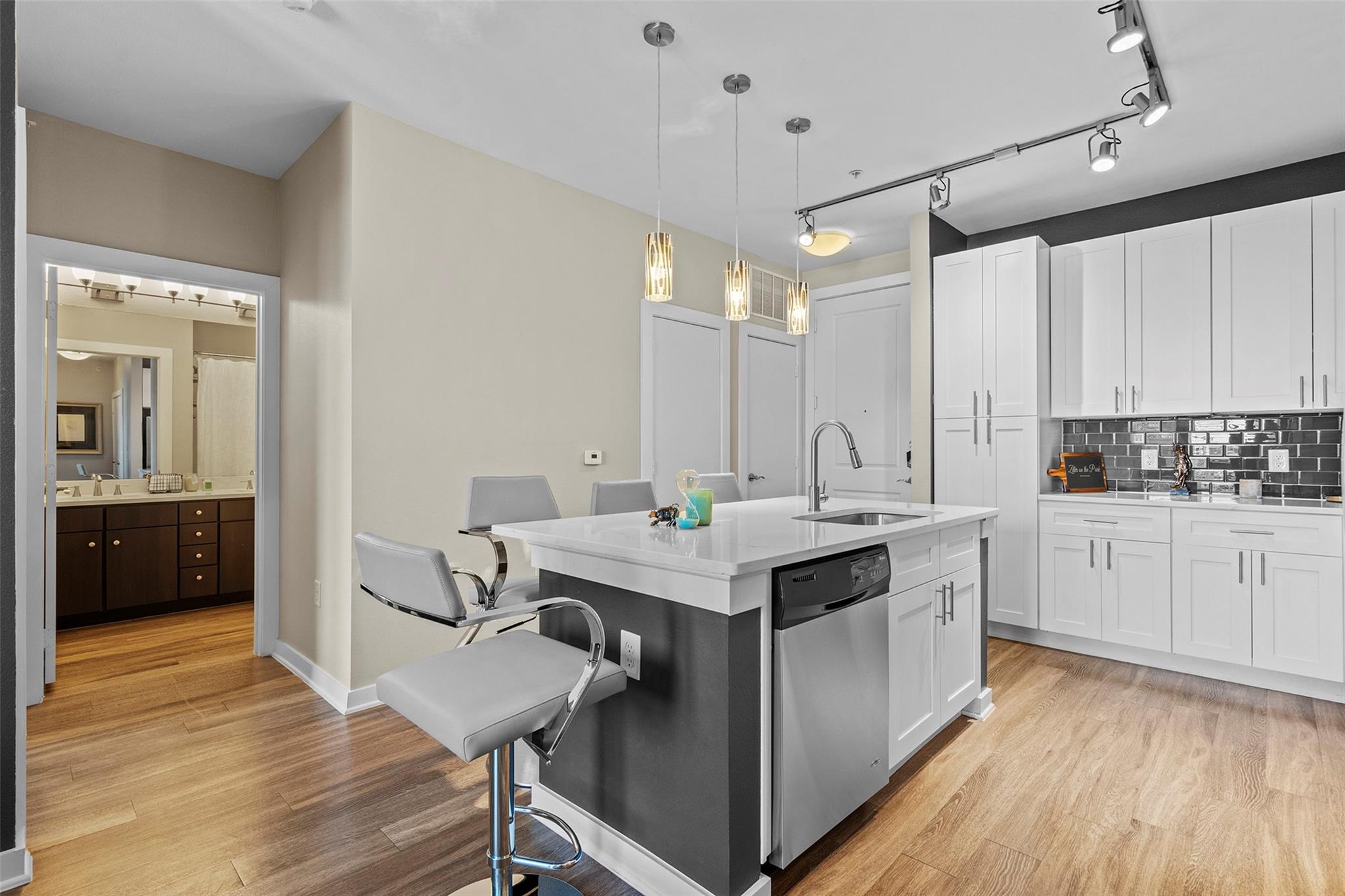 1900 Barton Springs RD # 5027