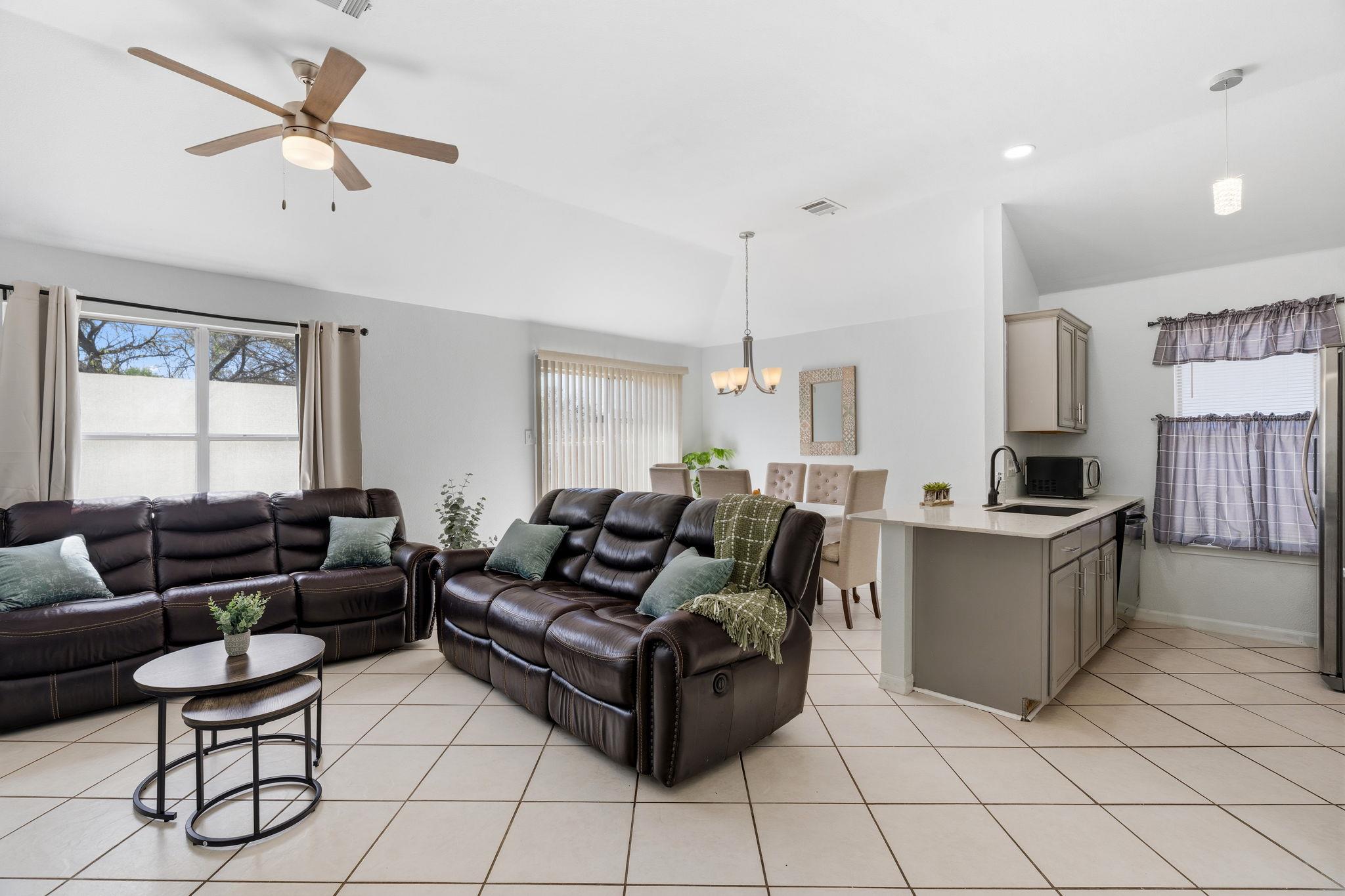 2403 Lendall LN