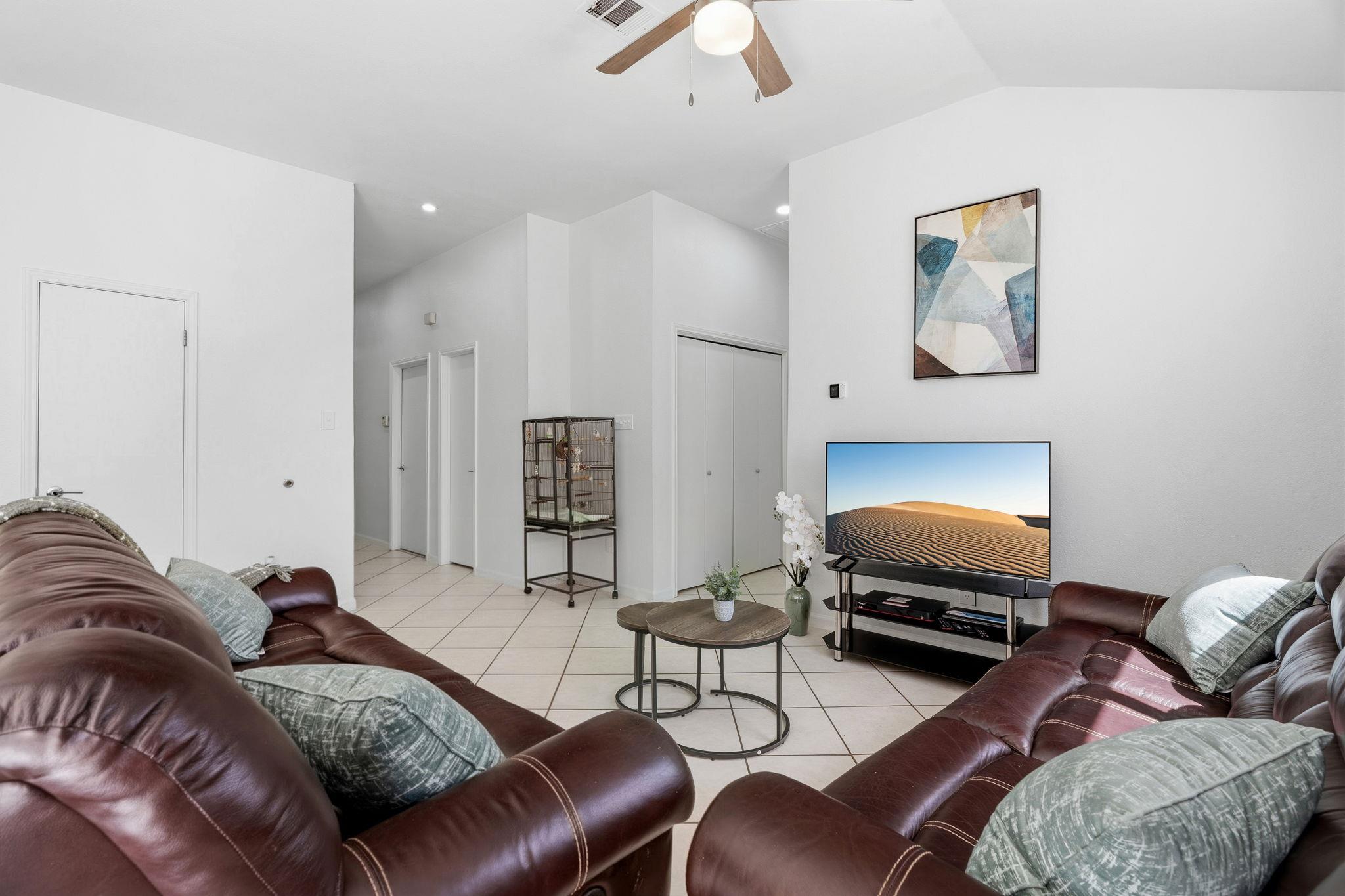 2403 Lendall LN