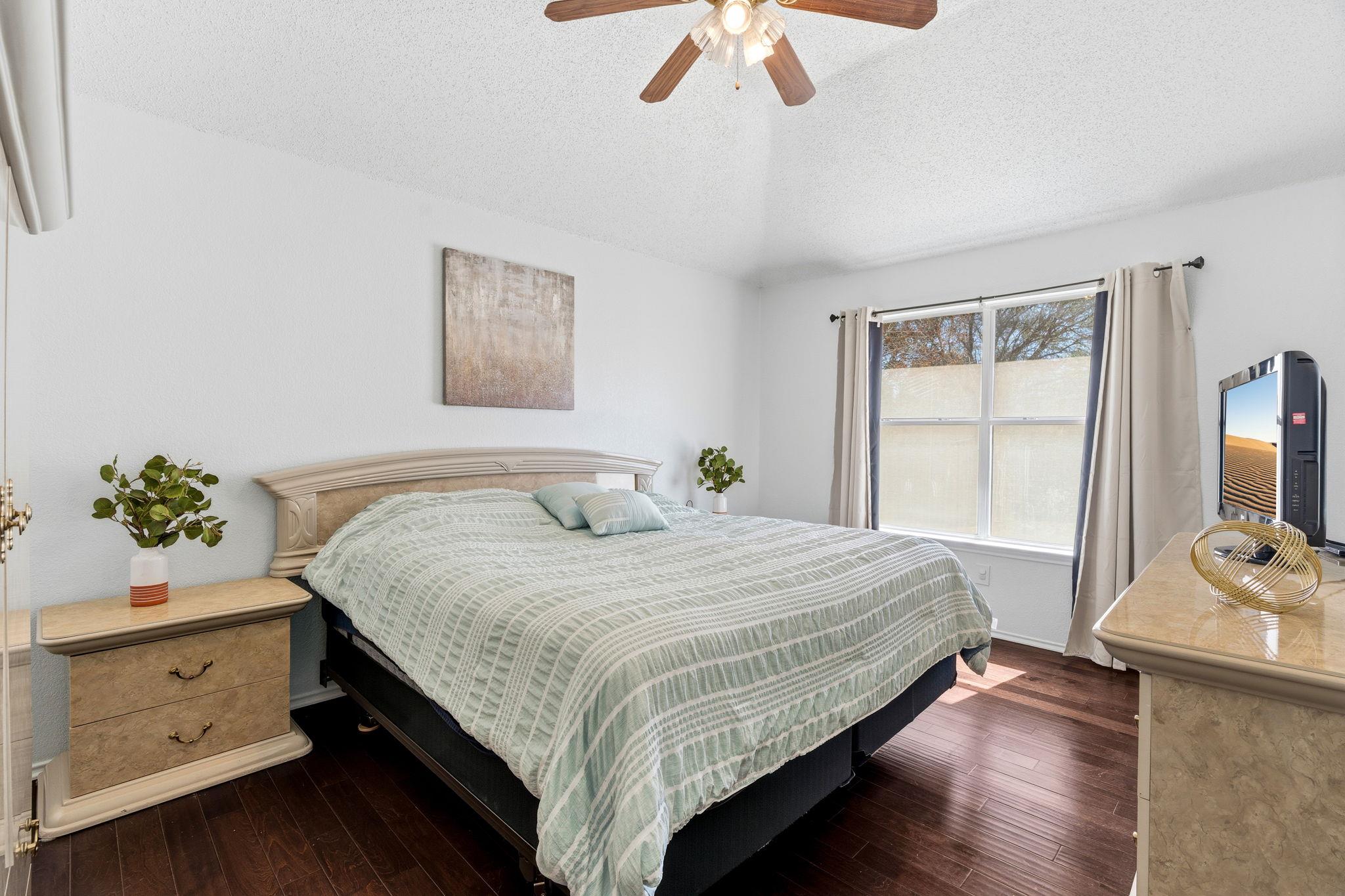 2403 Lendall LN