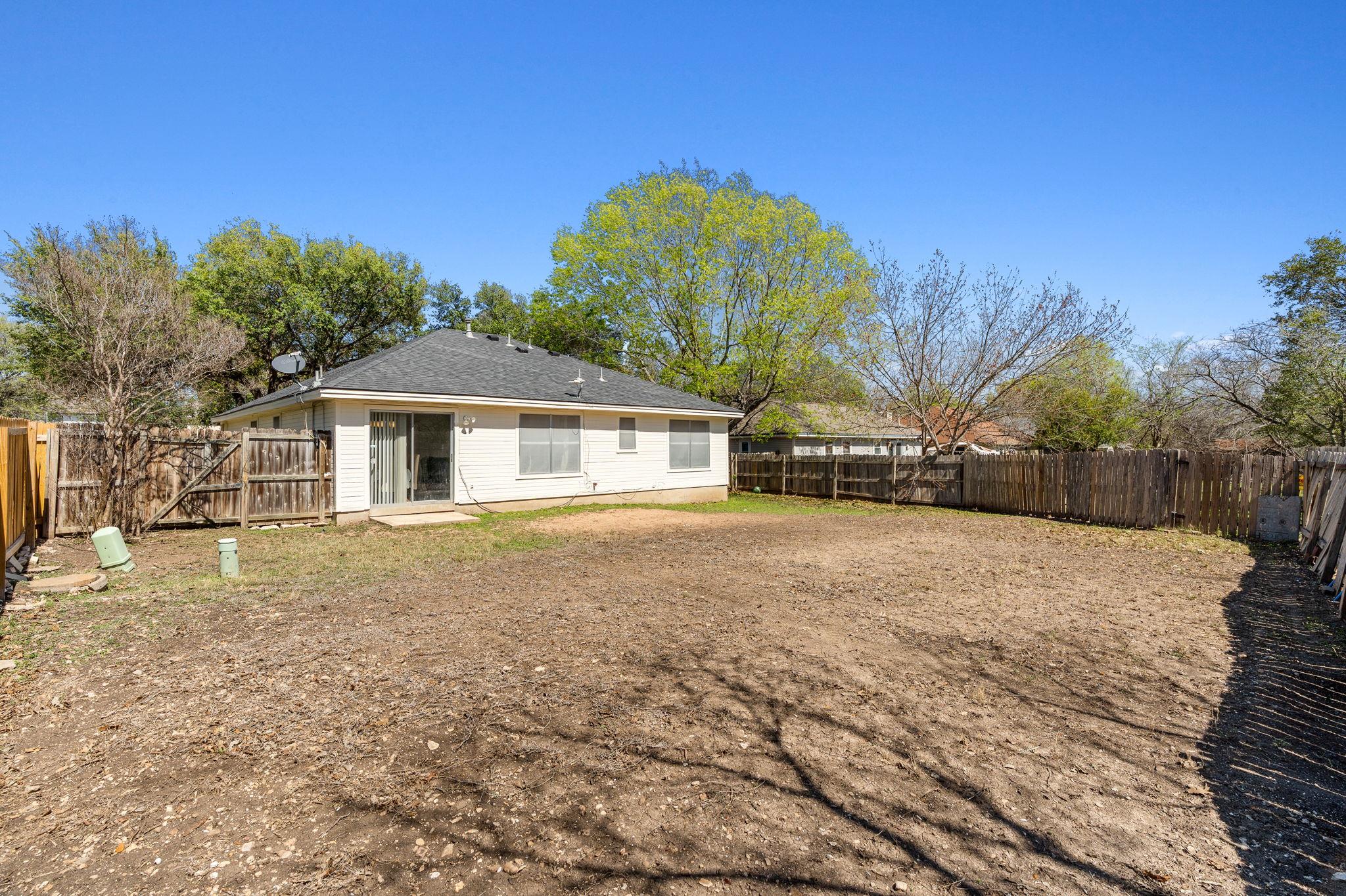 2403 Lendall LN