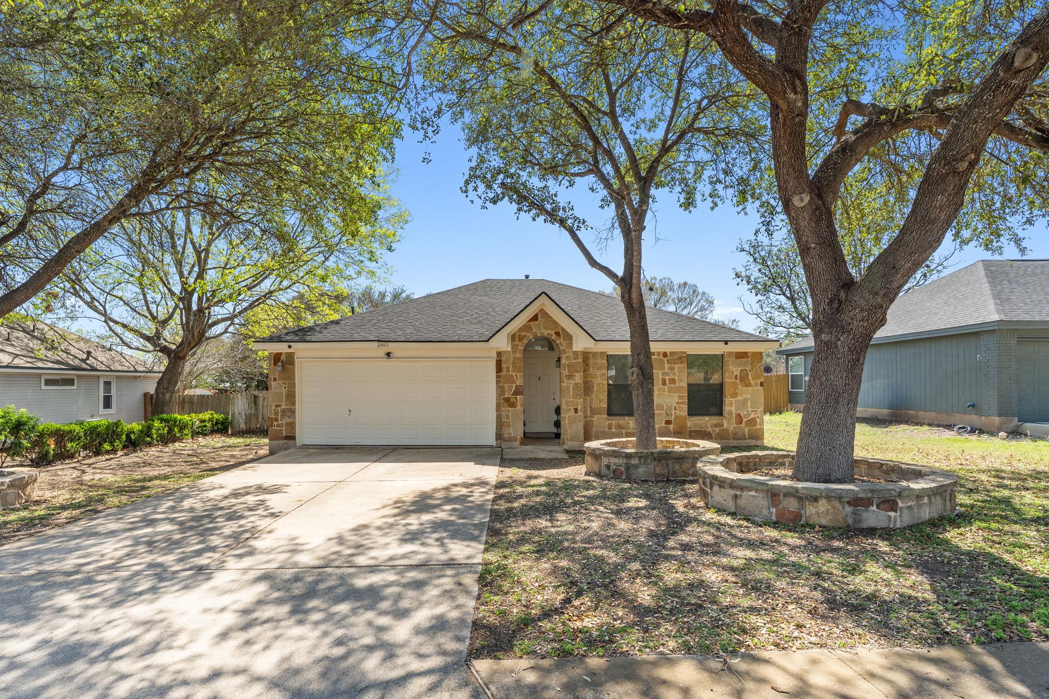 2403 Lendall LN