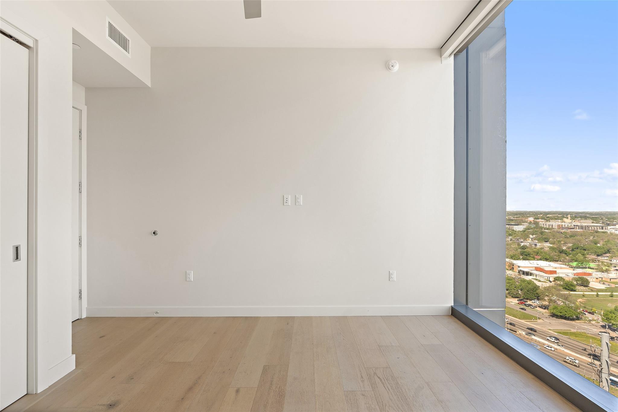 44 East Ave # 2307