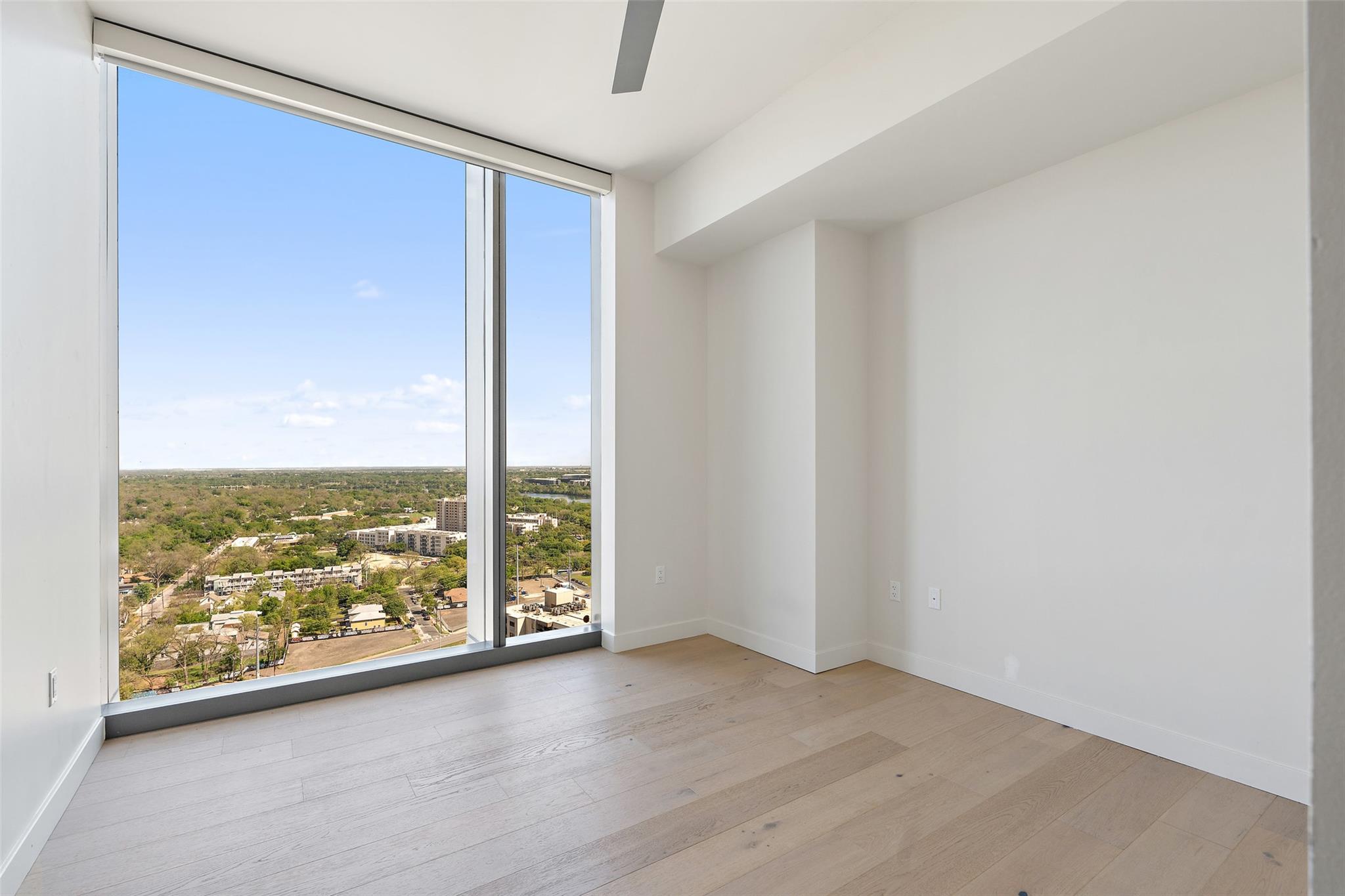 44 East Ave # 2307