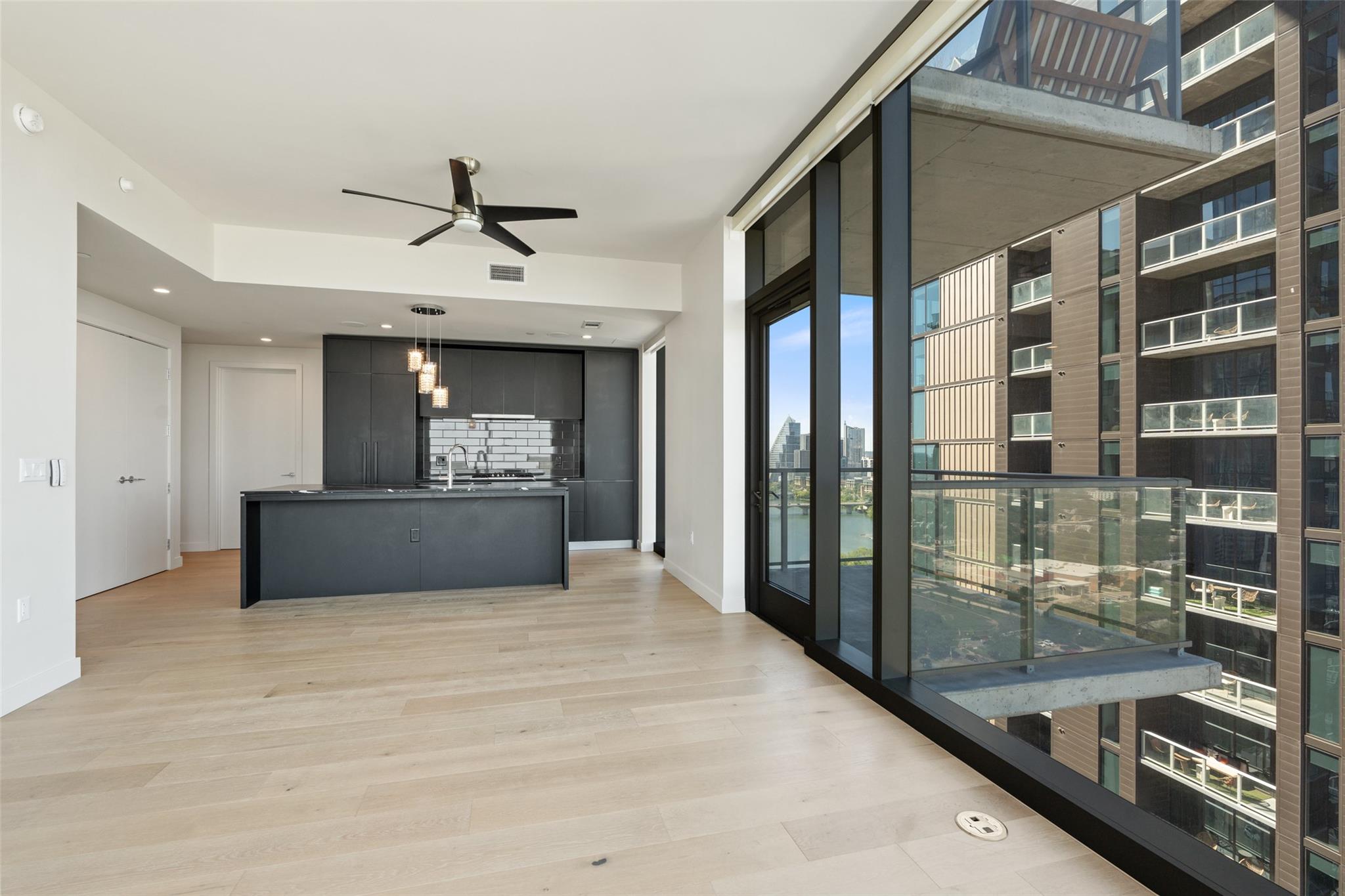 44 East Ave # 2307