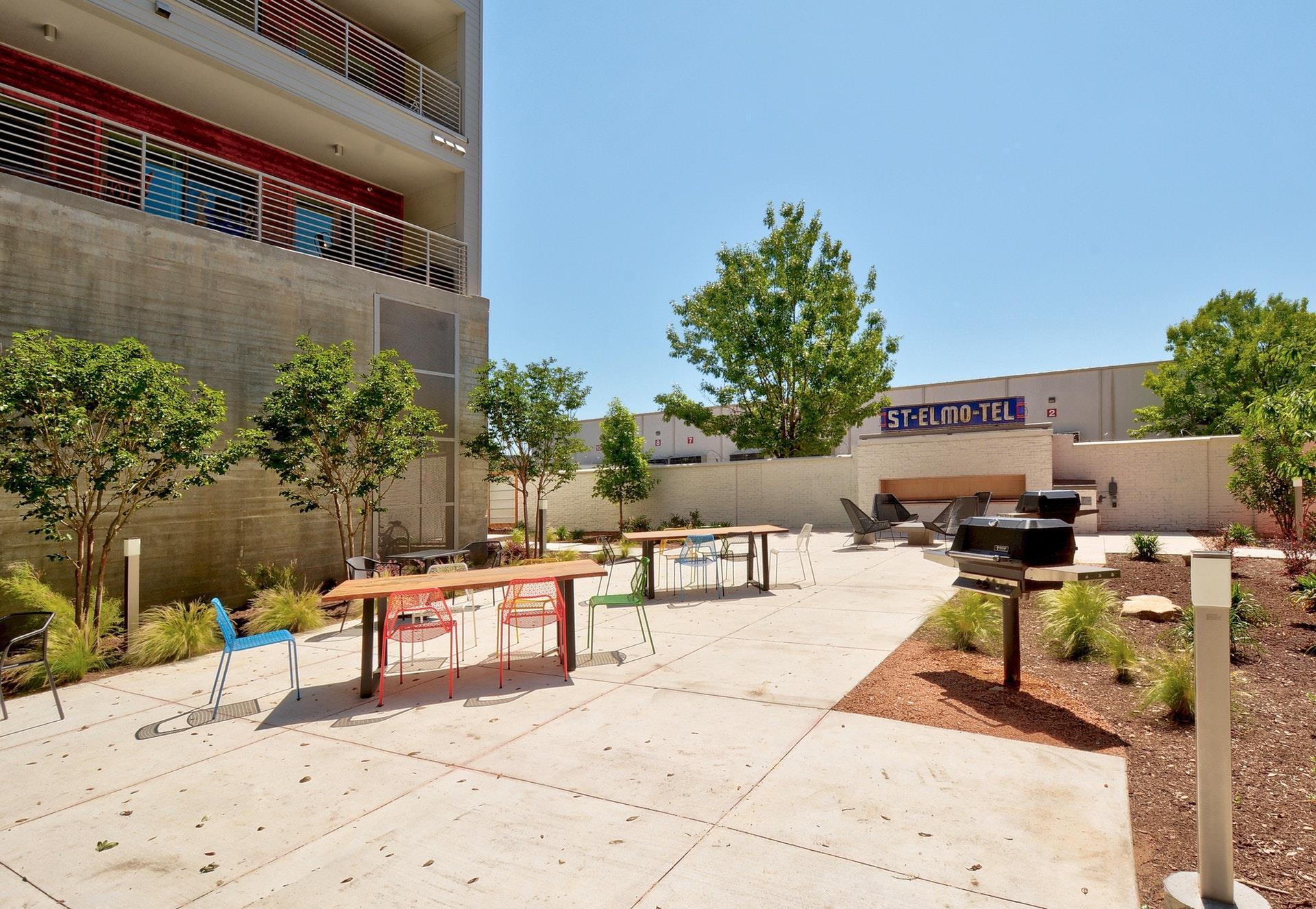 4361 S Congress Ave # 527