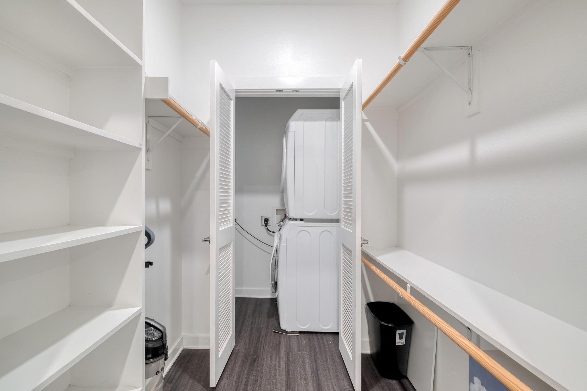 4361 S Congress Ave # 527