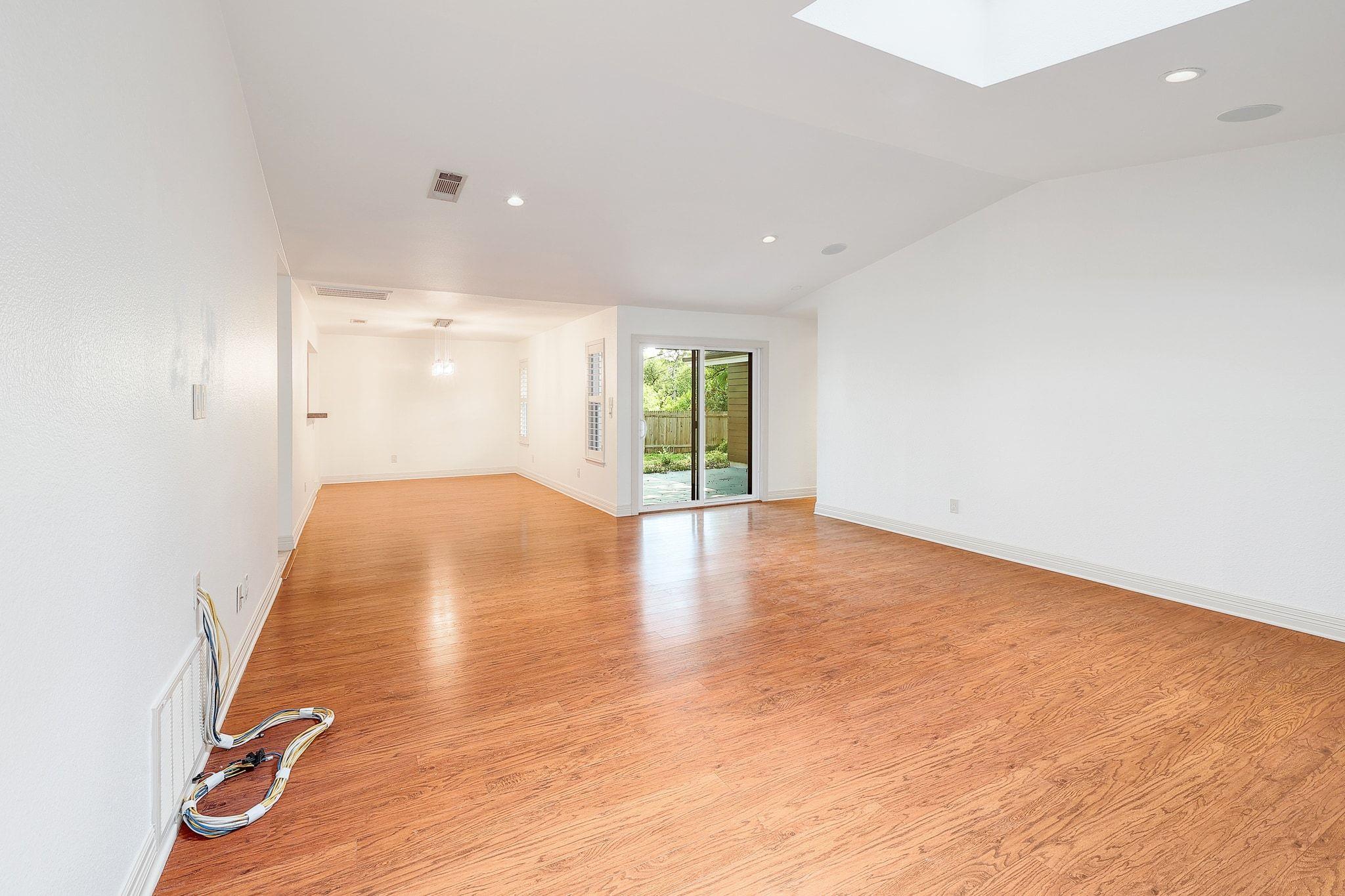 3601 Peregrine Falcon DR, Austin