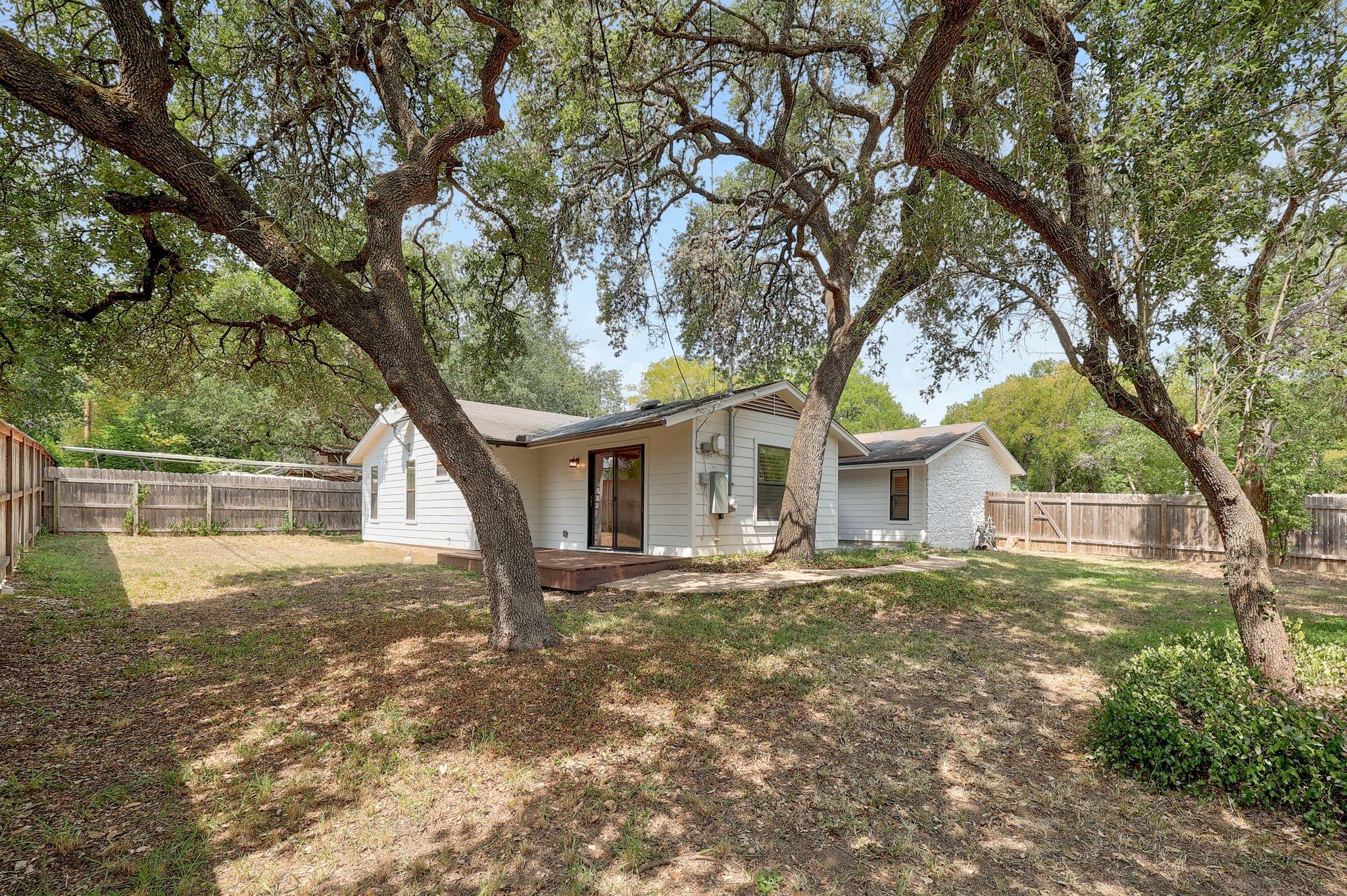 3601 Peregrine Falcon DR, Austin