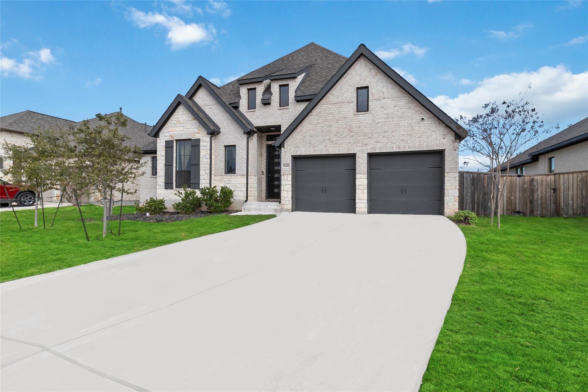 14421 Kira LN