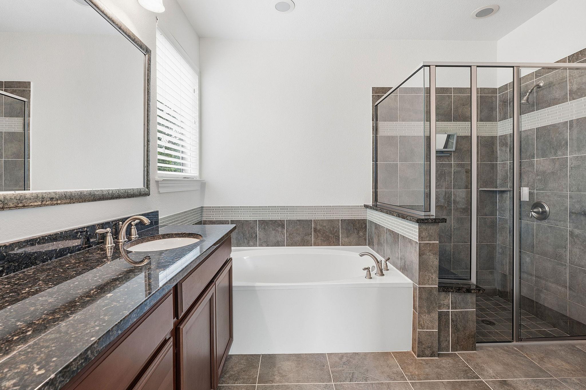 9205 Villa Norte DR