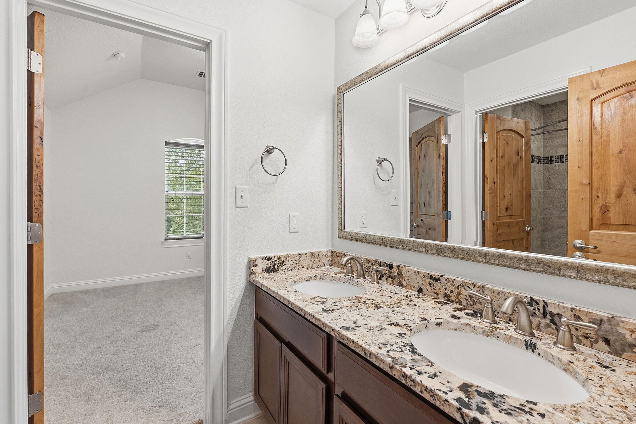 9205 Villa Norte DR