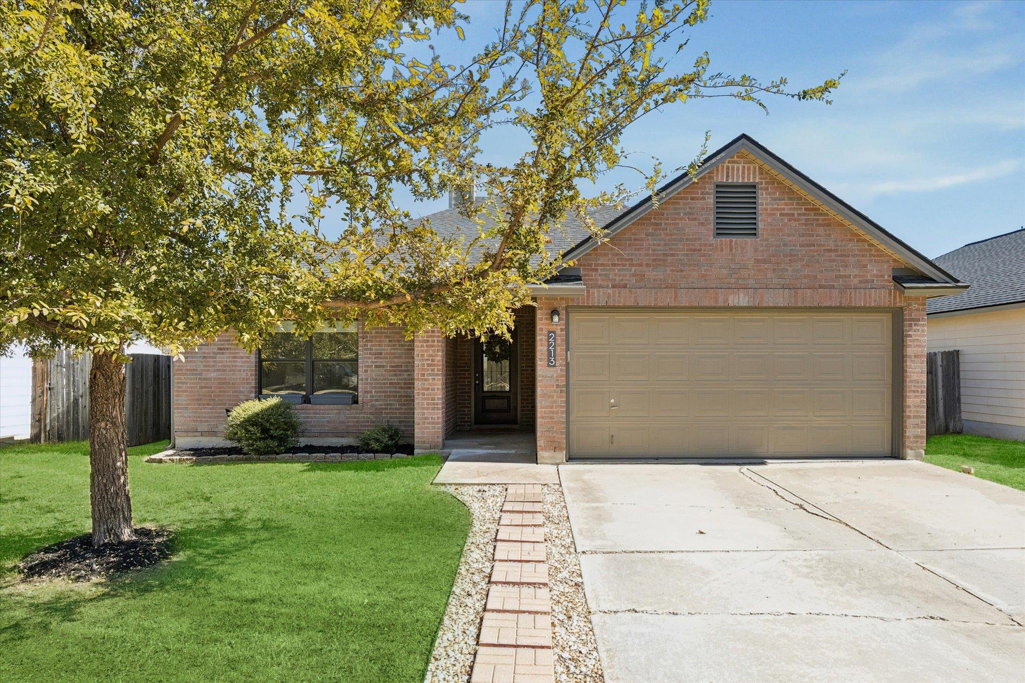 2213 Bluebonnet DR