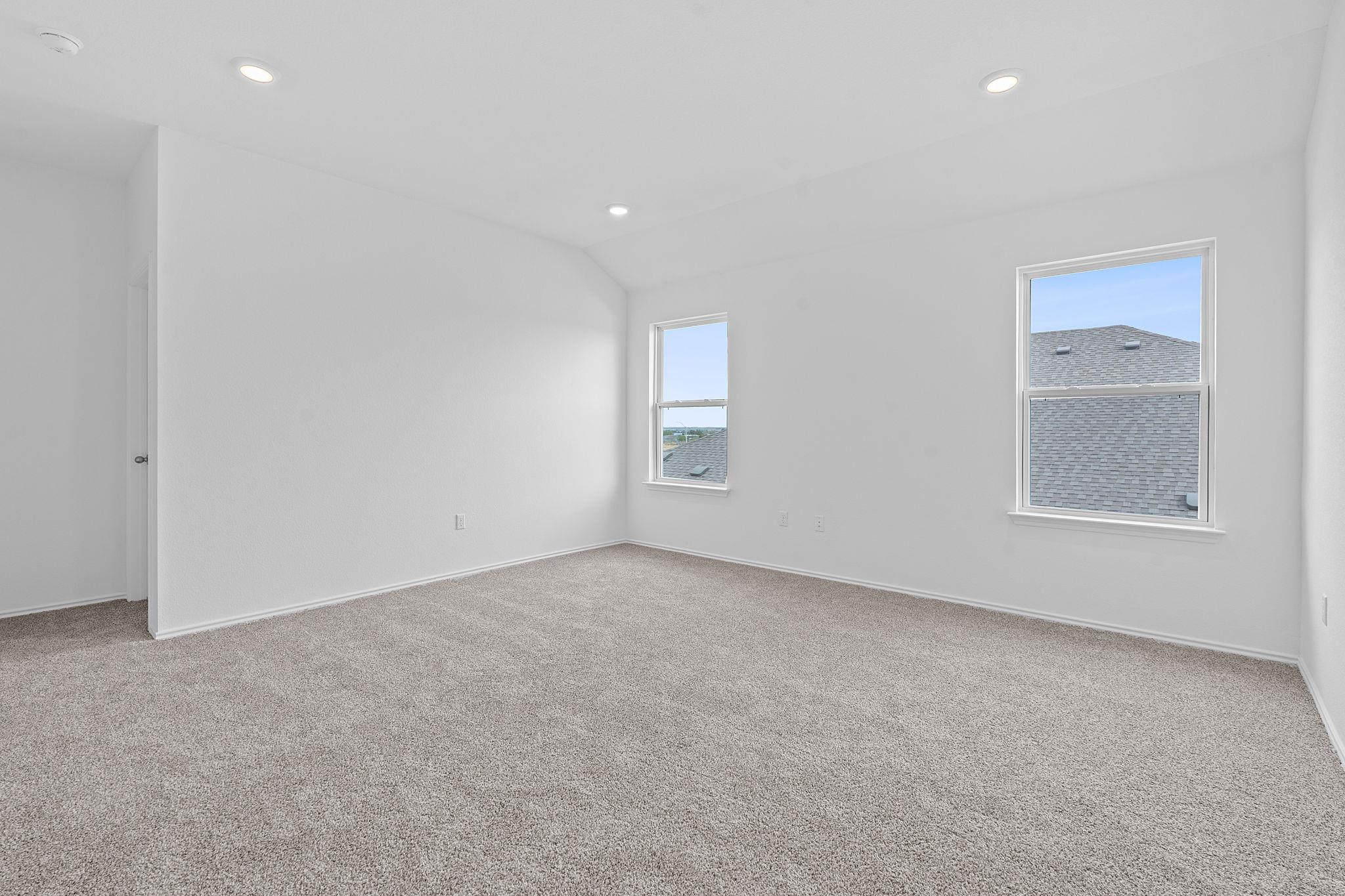 18500-B Empire PATH, Manor