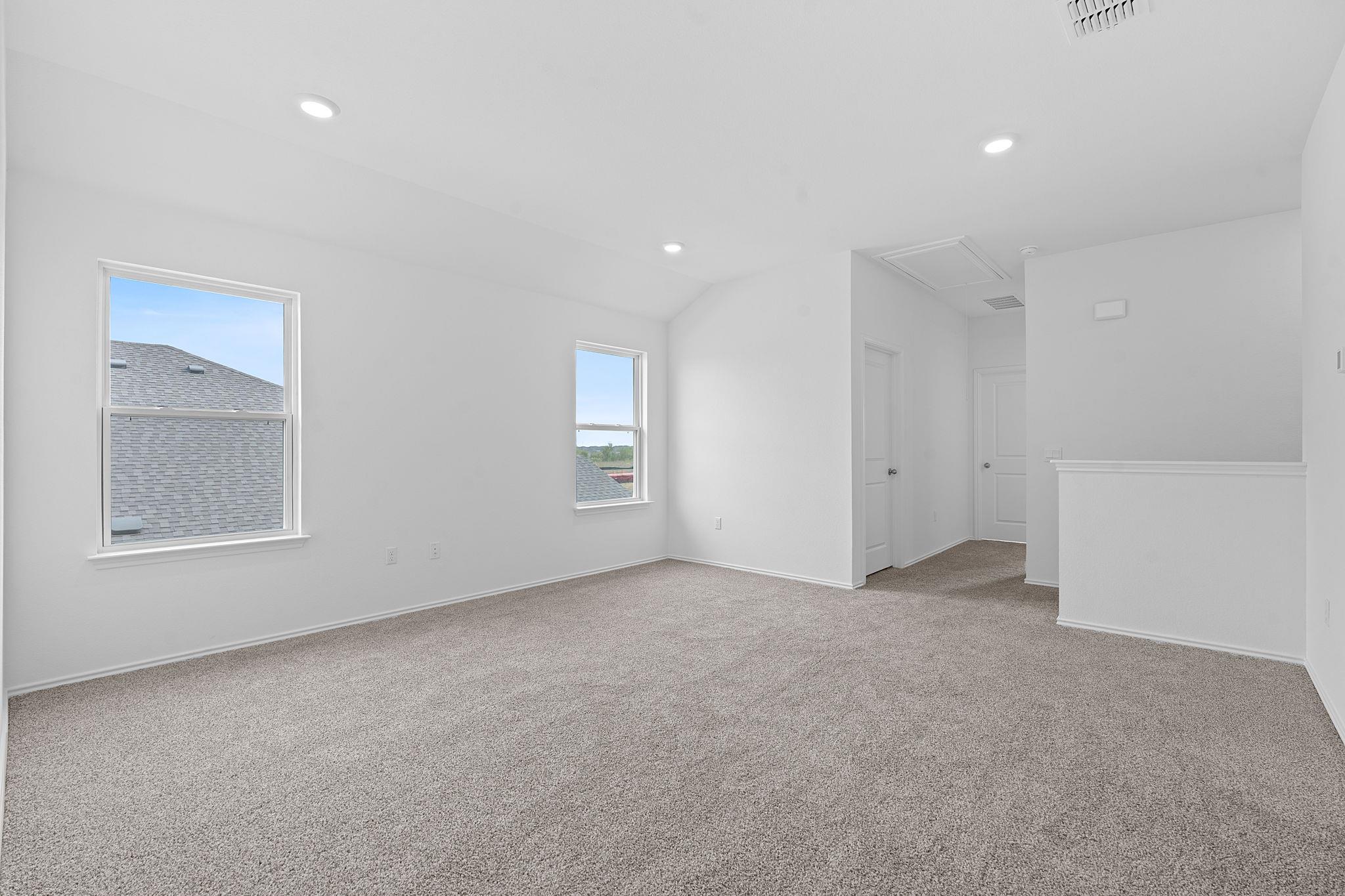 18500-B Empire PATH, Manor