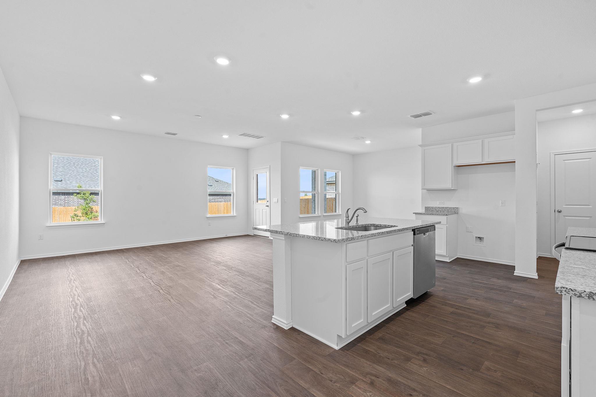 18500-B Empire PATH, Manor