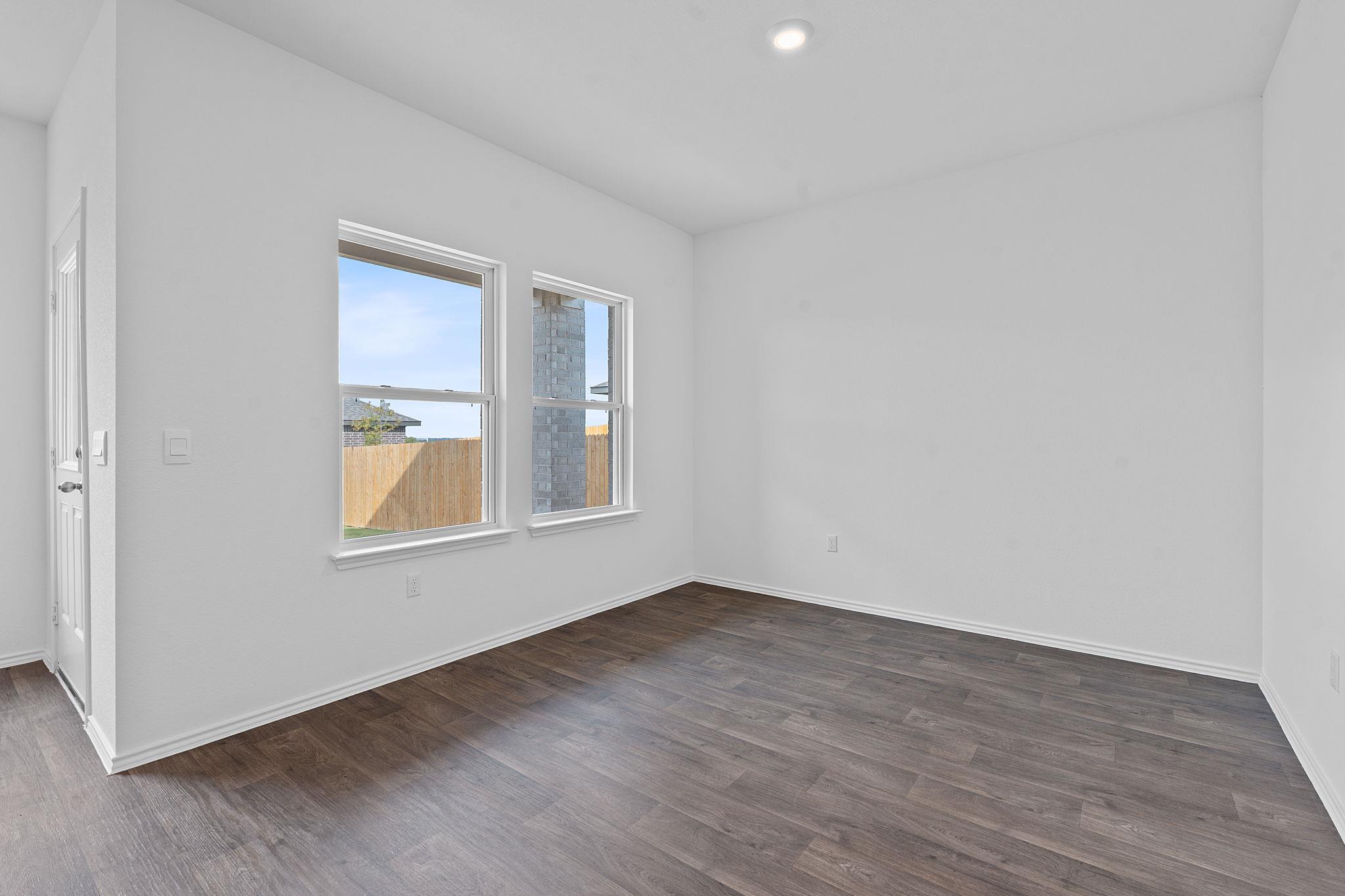 18500-B Empire PATH, Manor