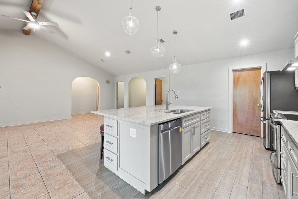136 Philly CT