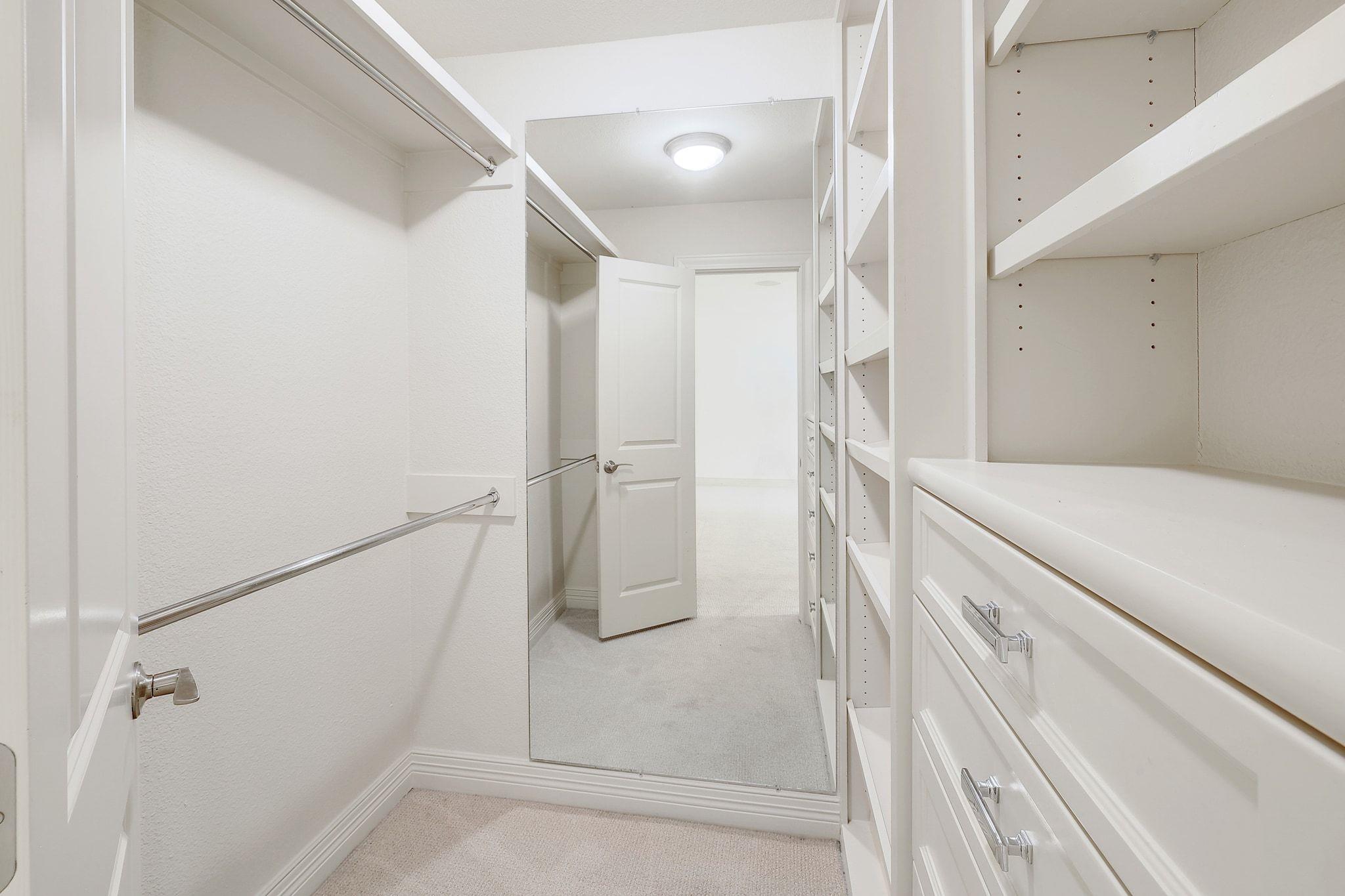 3601 Peregrine Falcon DR