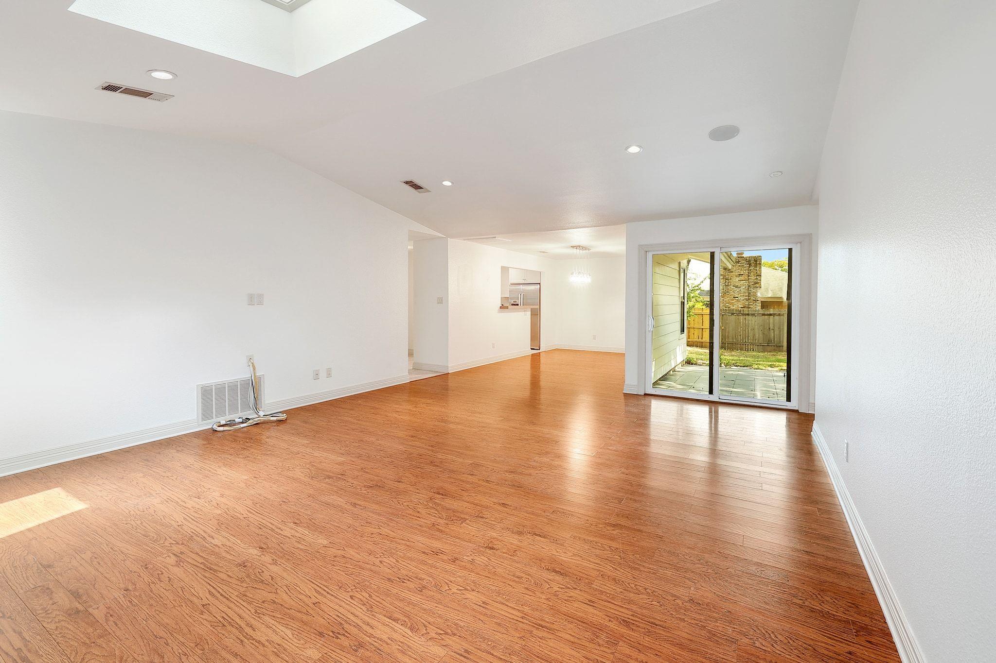 3601 Peregrine Falcon DR