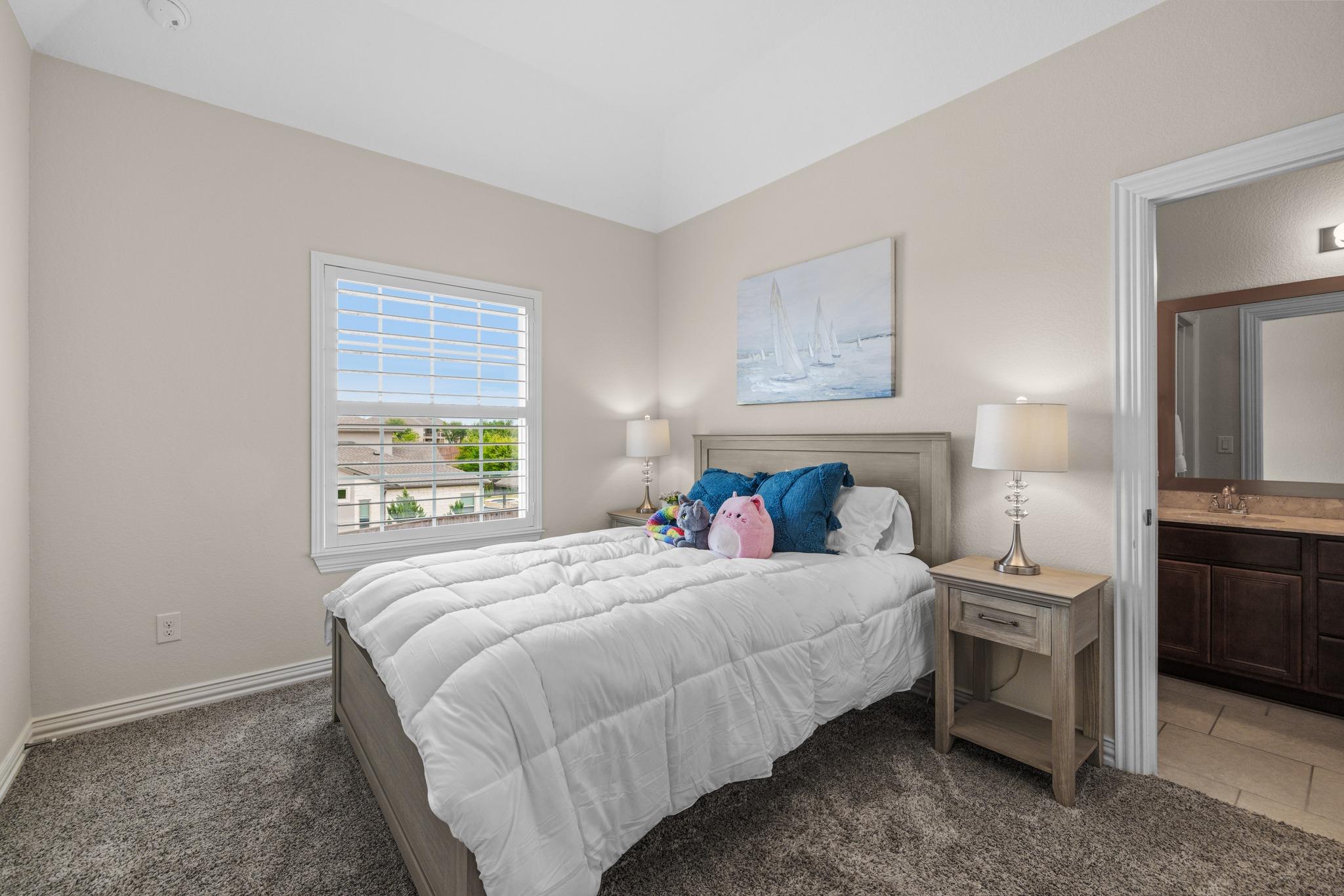3914 Logan Ridge DR