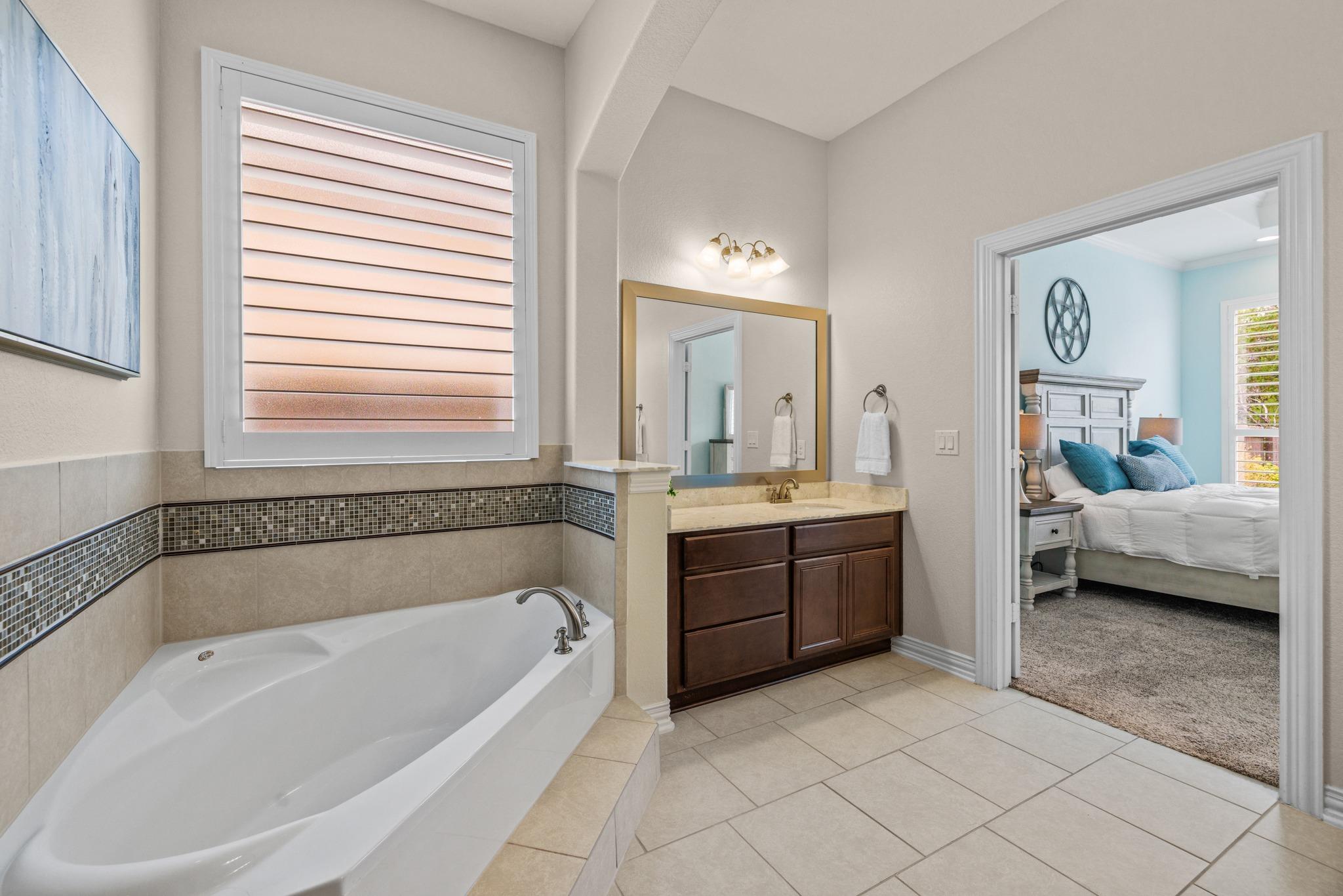 3914 Logan Ridge DR