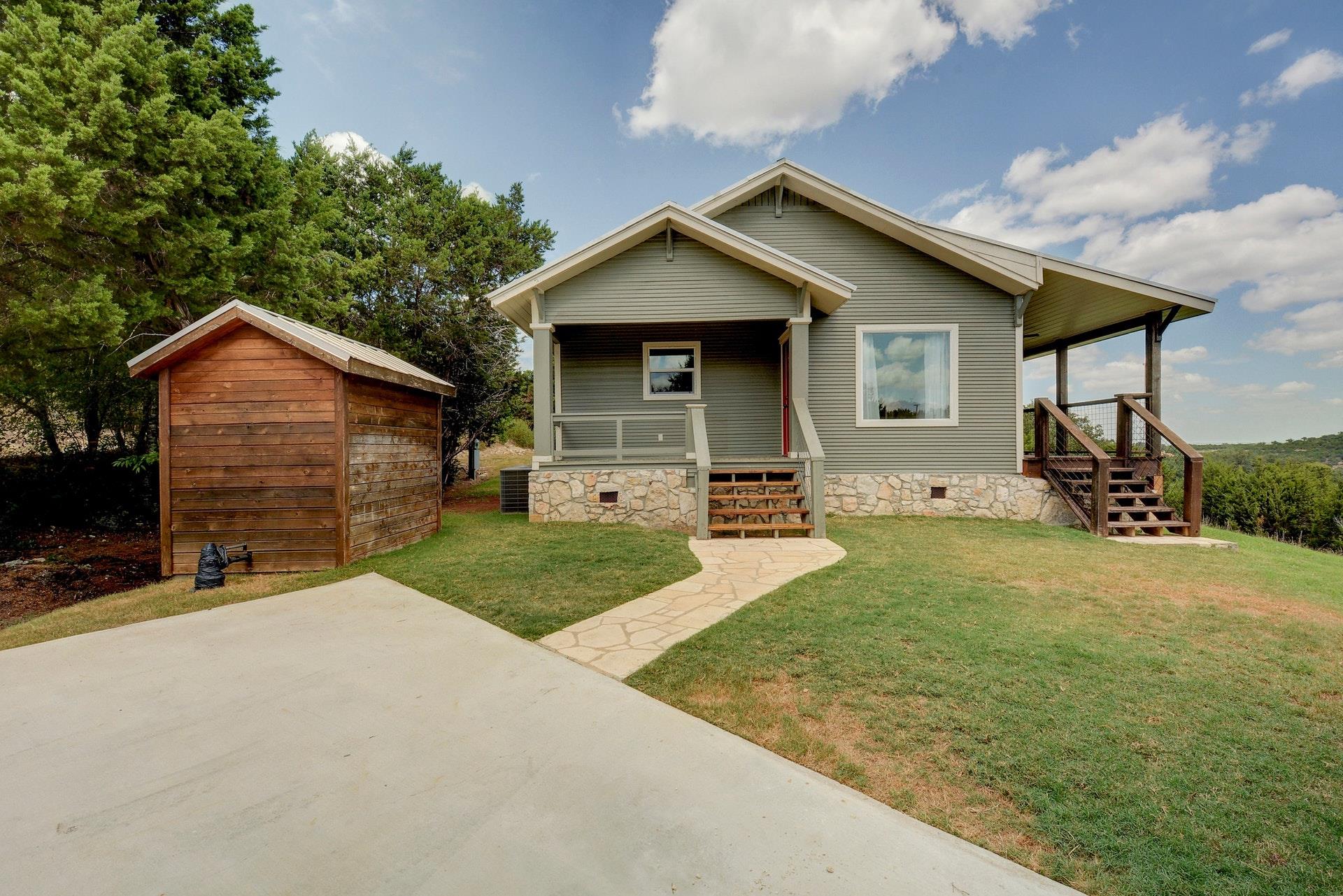 21300 Crestmont # B