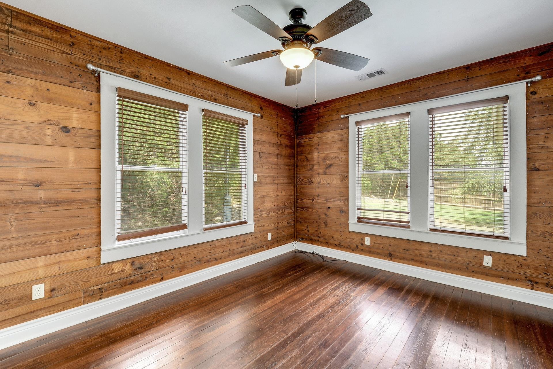 21300 Crestmont # B