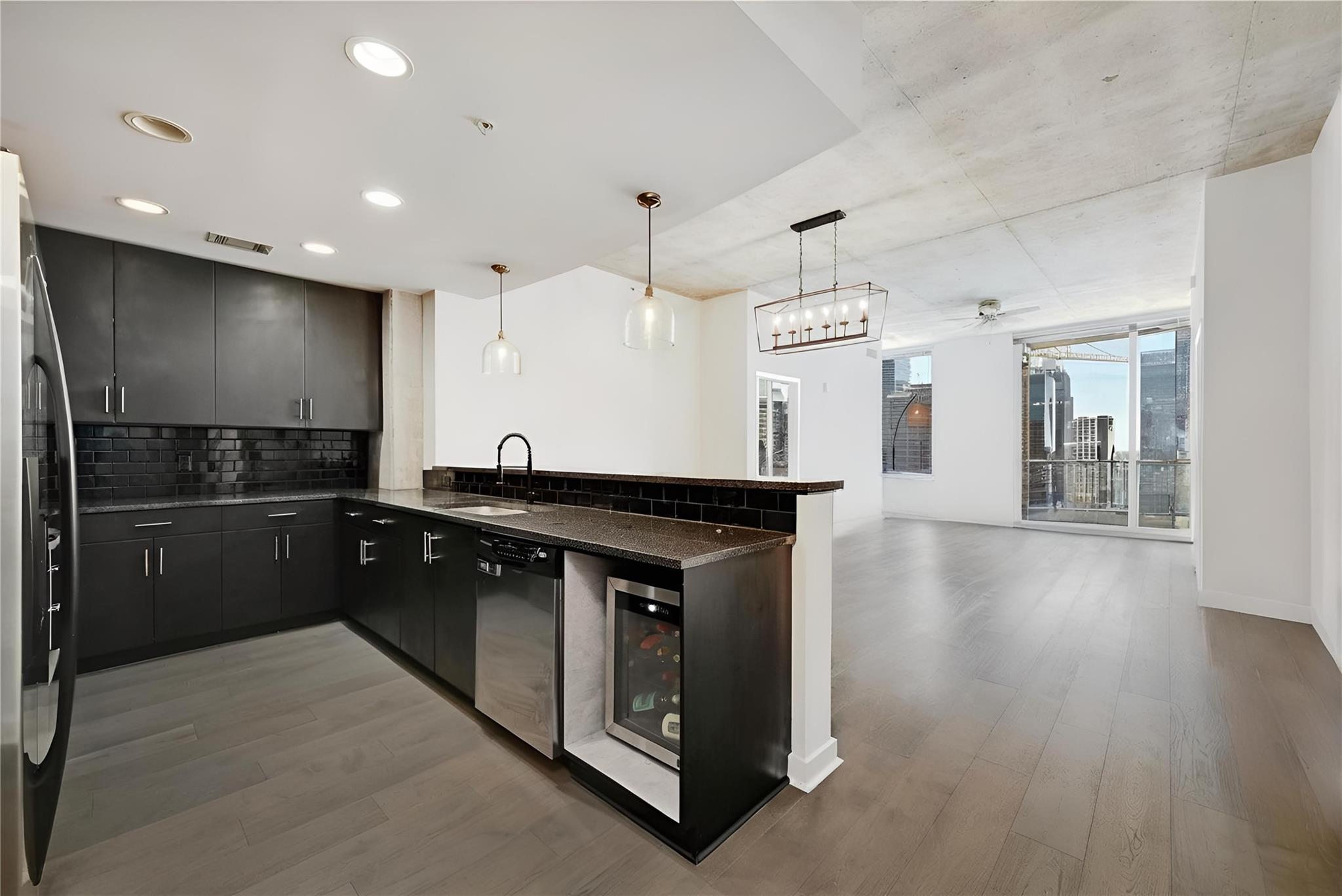 360 Nueces ST # 1809