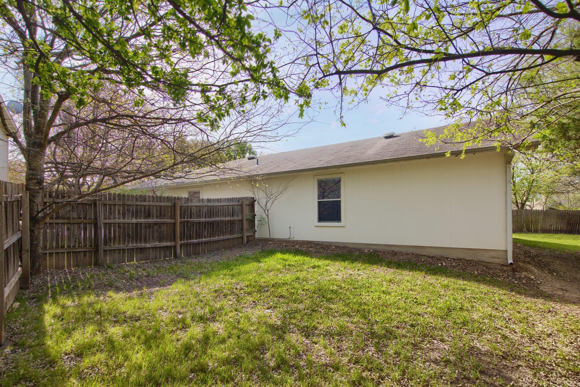 8804 Dittmar Oaks DR