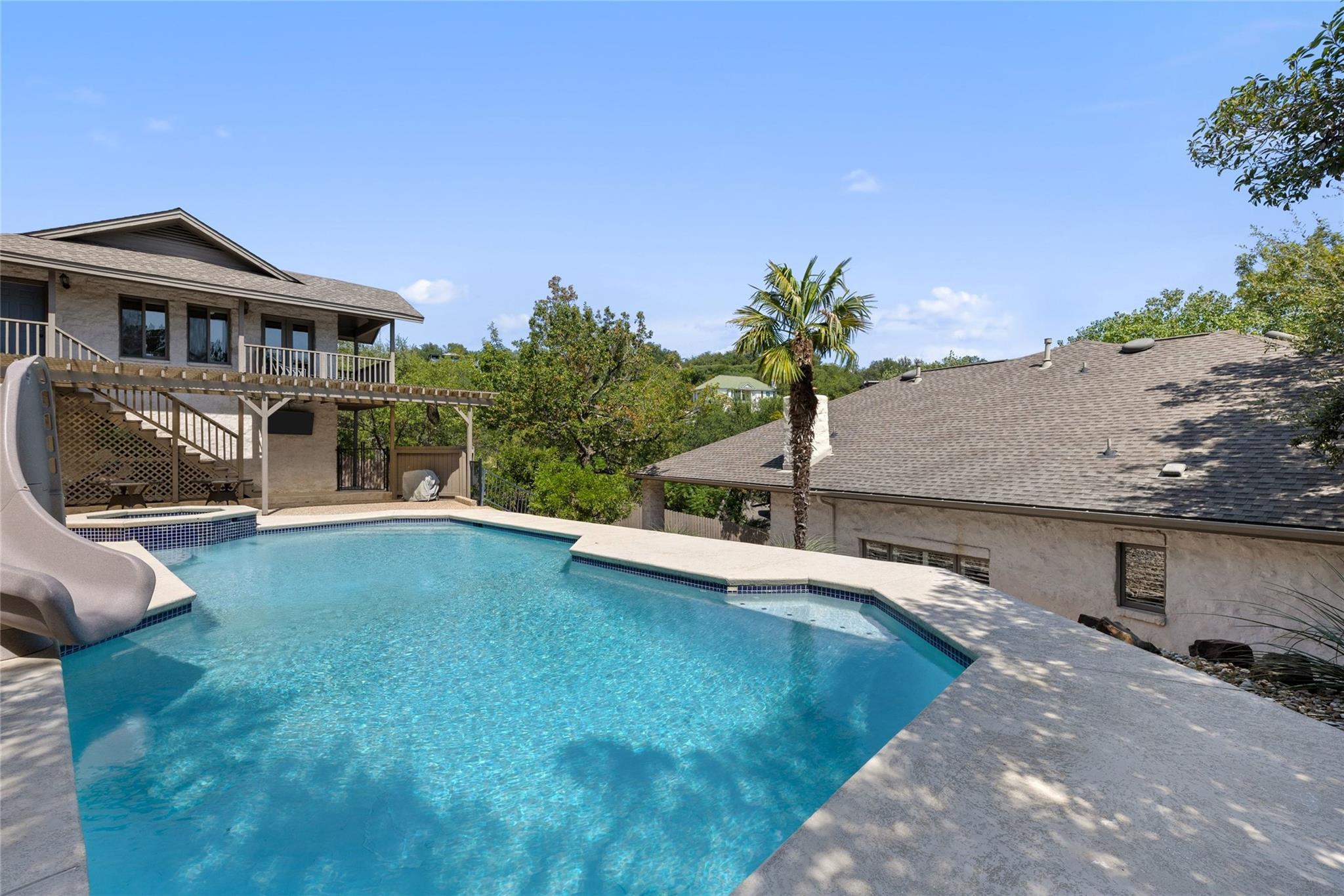 3904 Bonnell DR