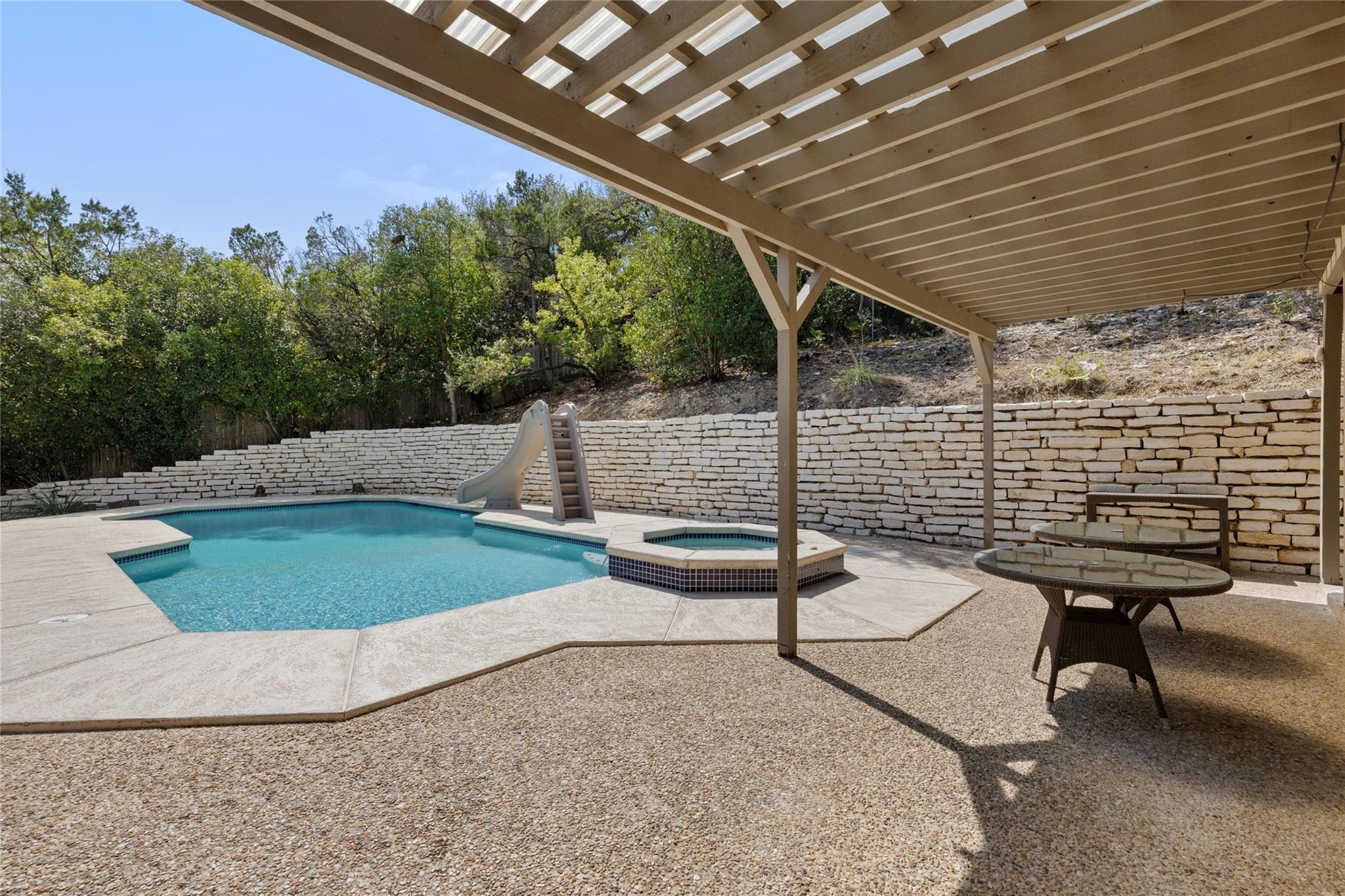 3904 Bonnell DR