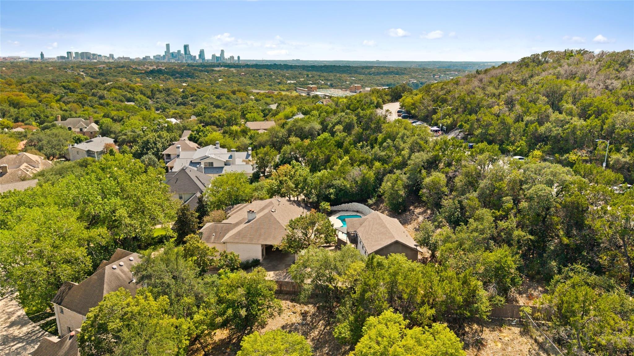 3904 Bonnell DR