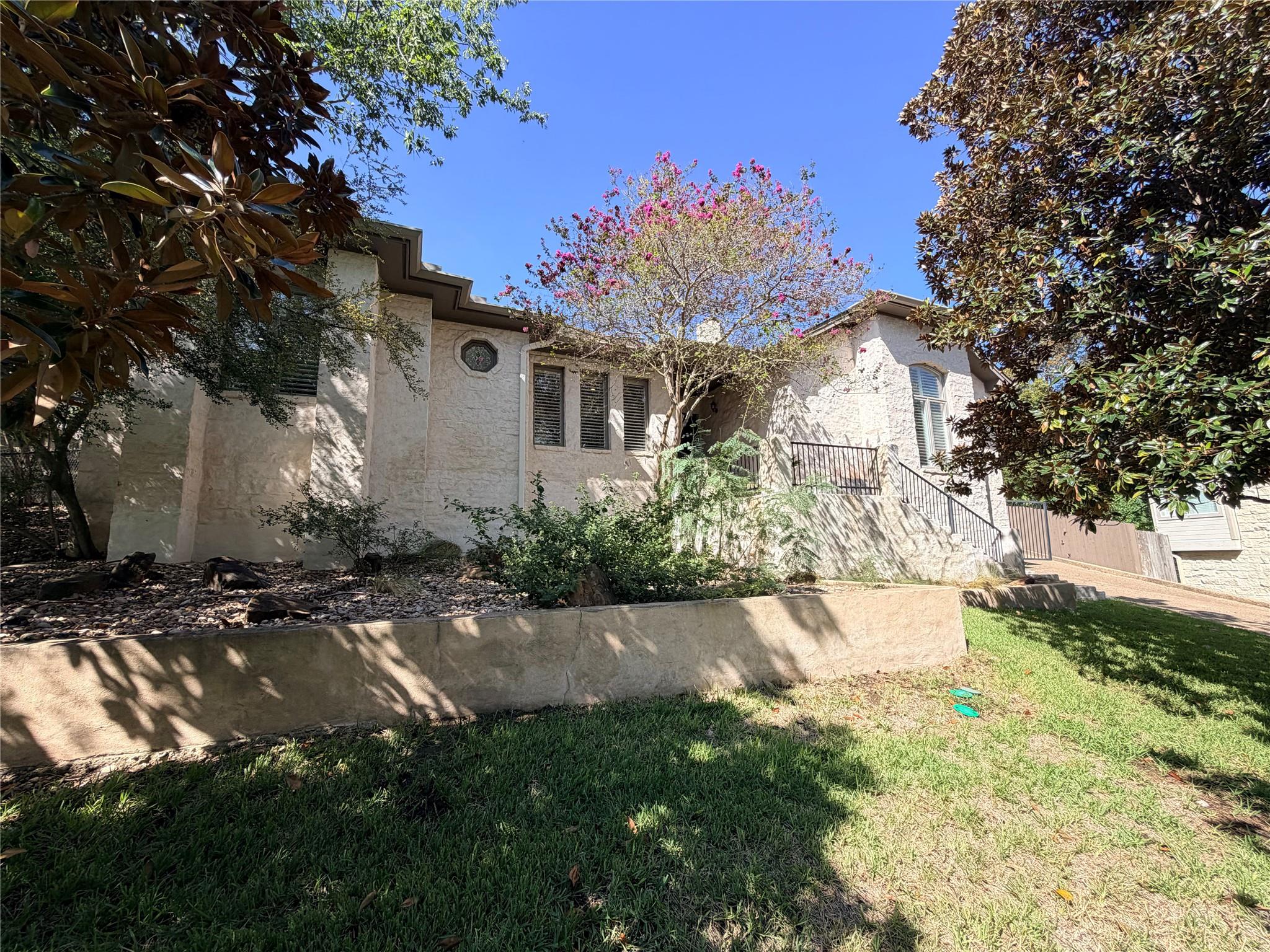3904 Bonnell DR