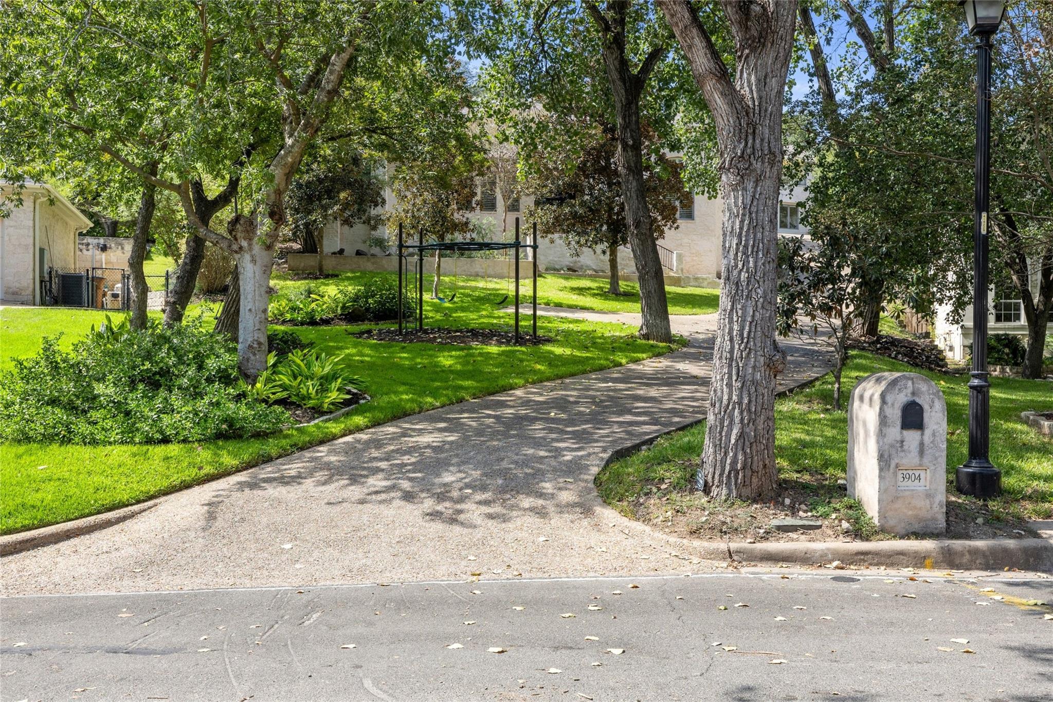 3904 Bonnell DR