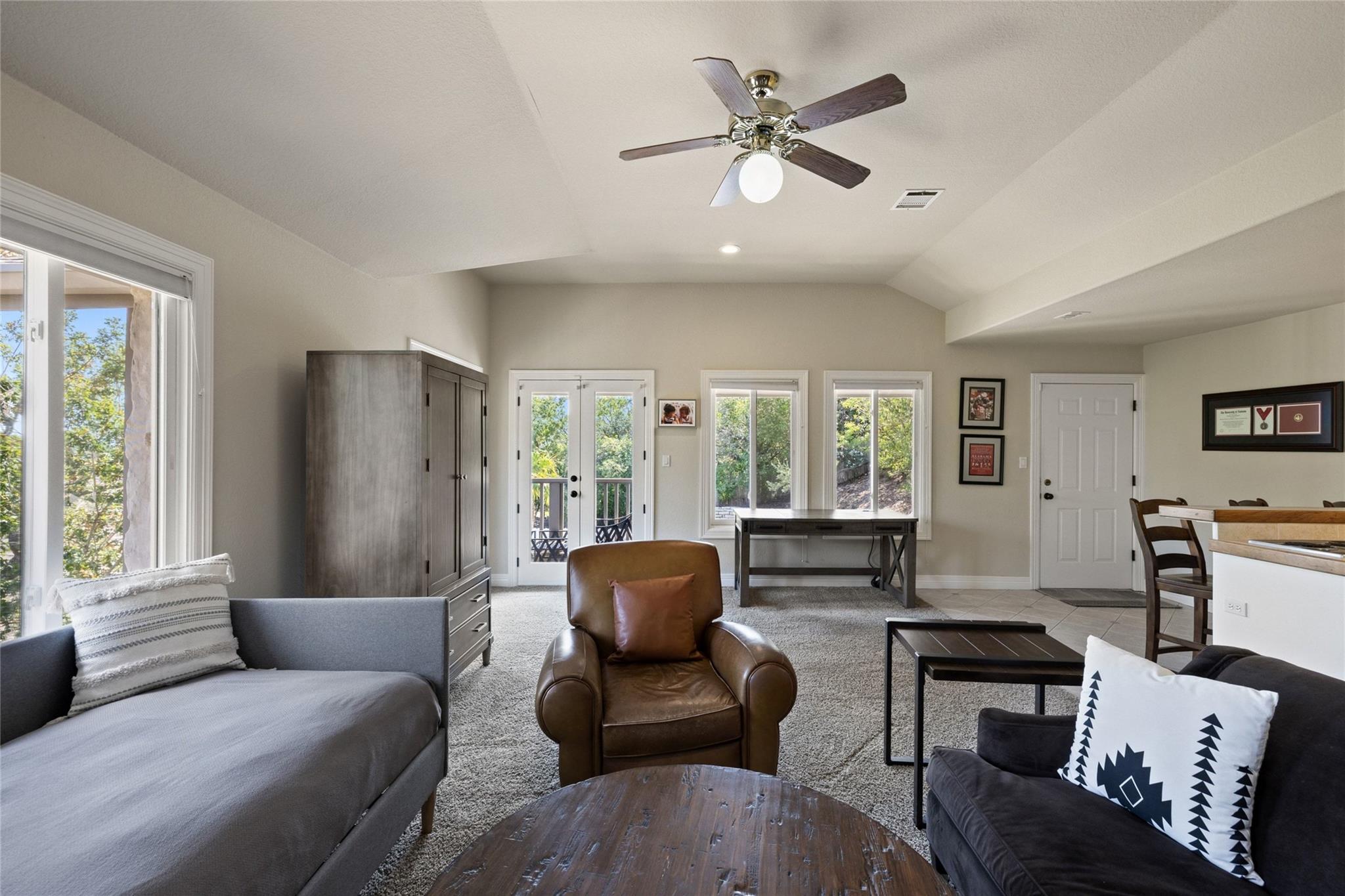 3904 Bonnell DR