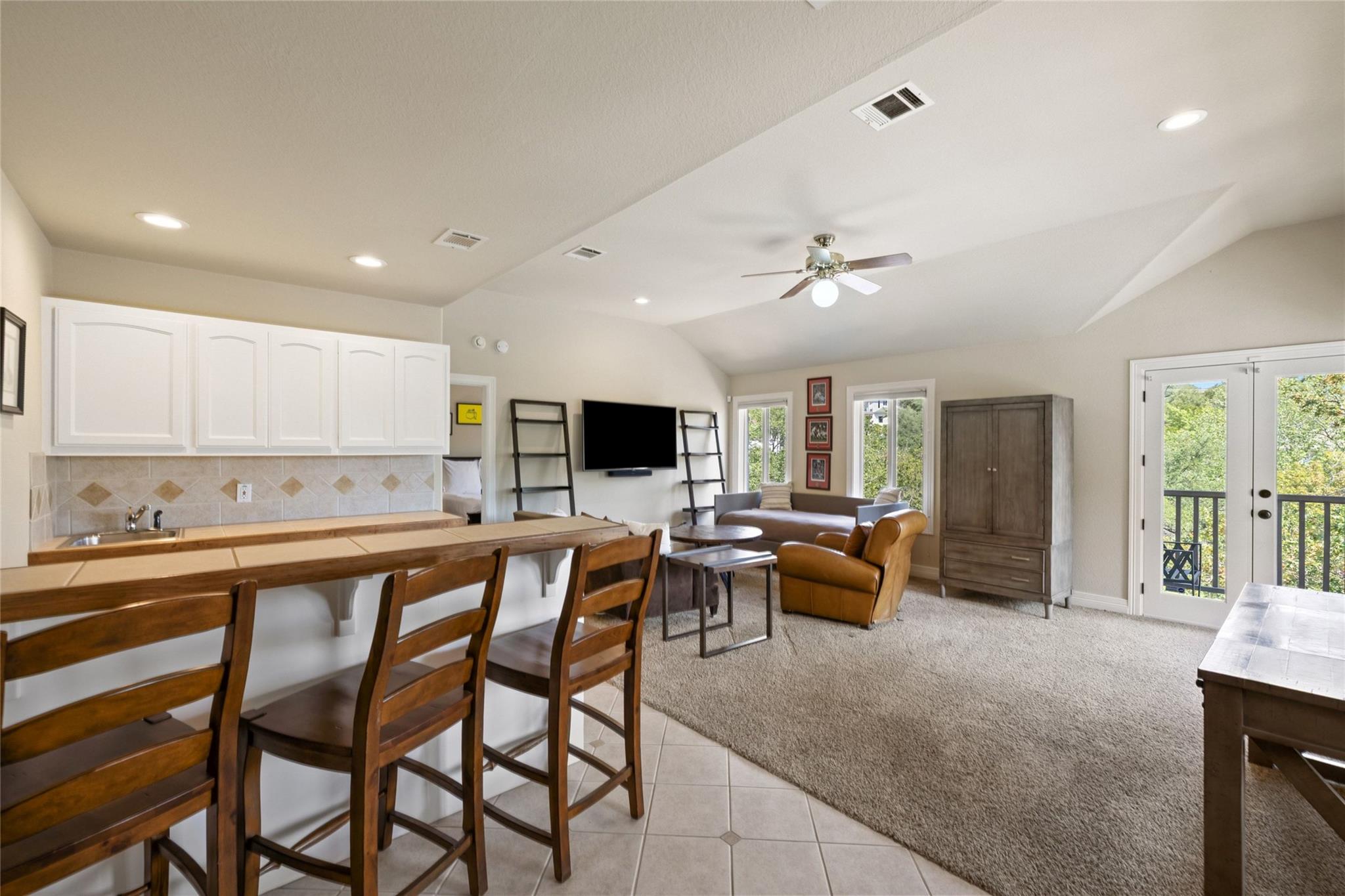 3904 Bonnell DR
