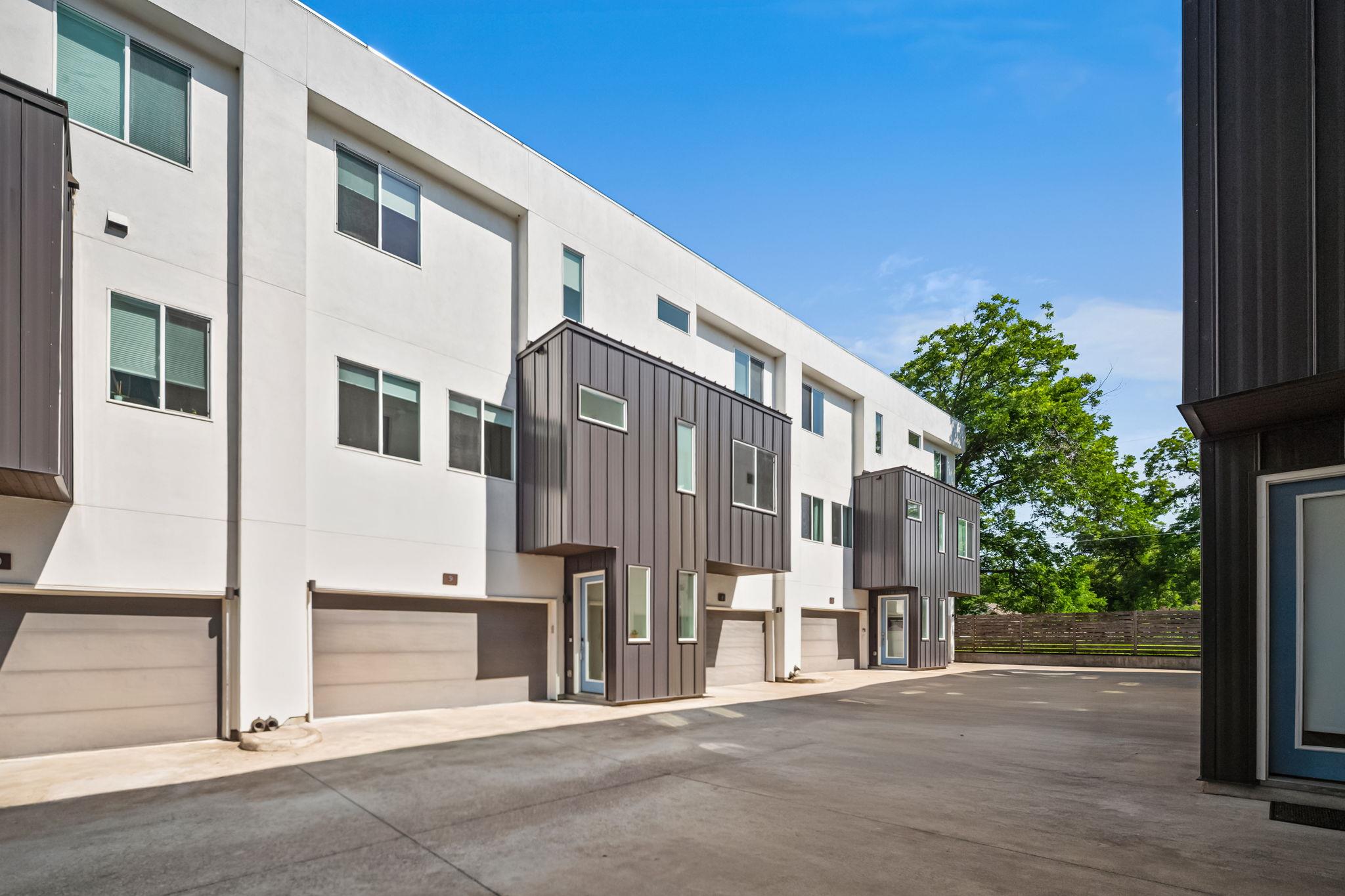 1801 E 2nd ST # 9