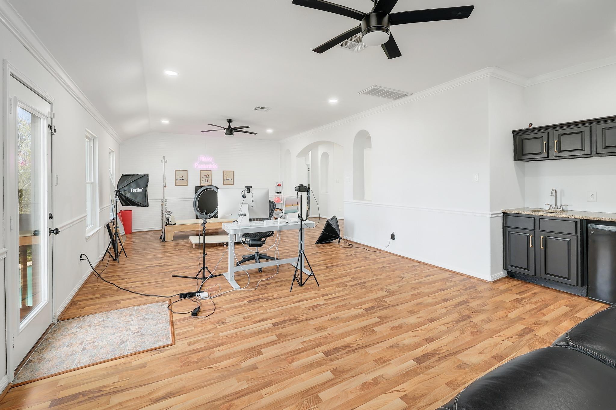2304 Brittway LN