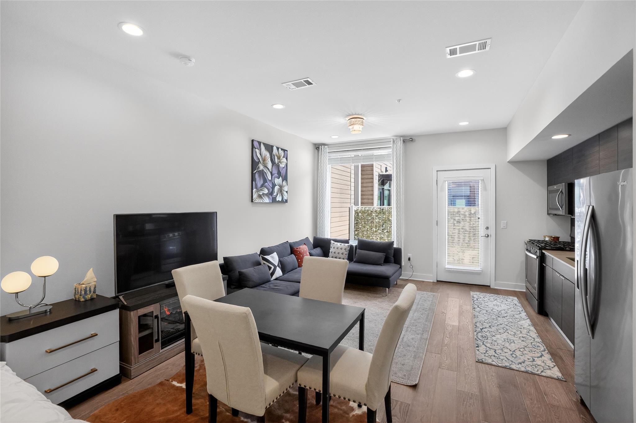 1800 E 4th ST # 202