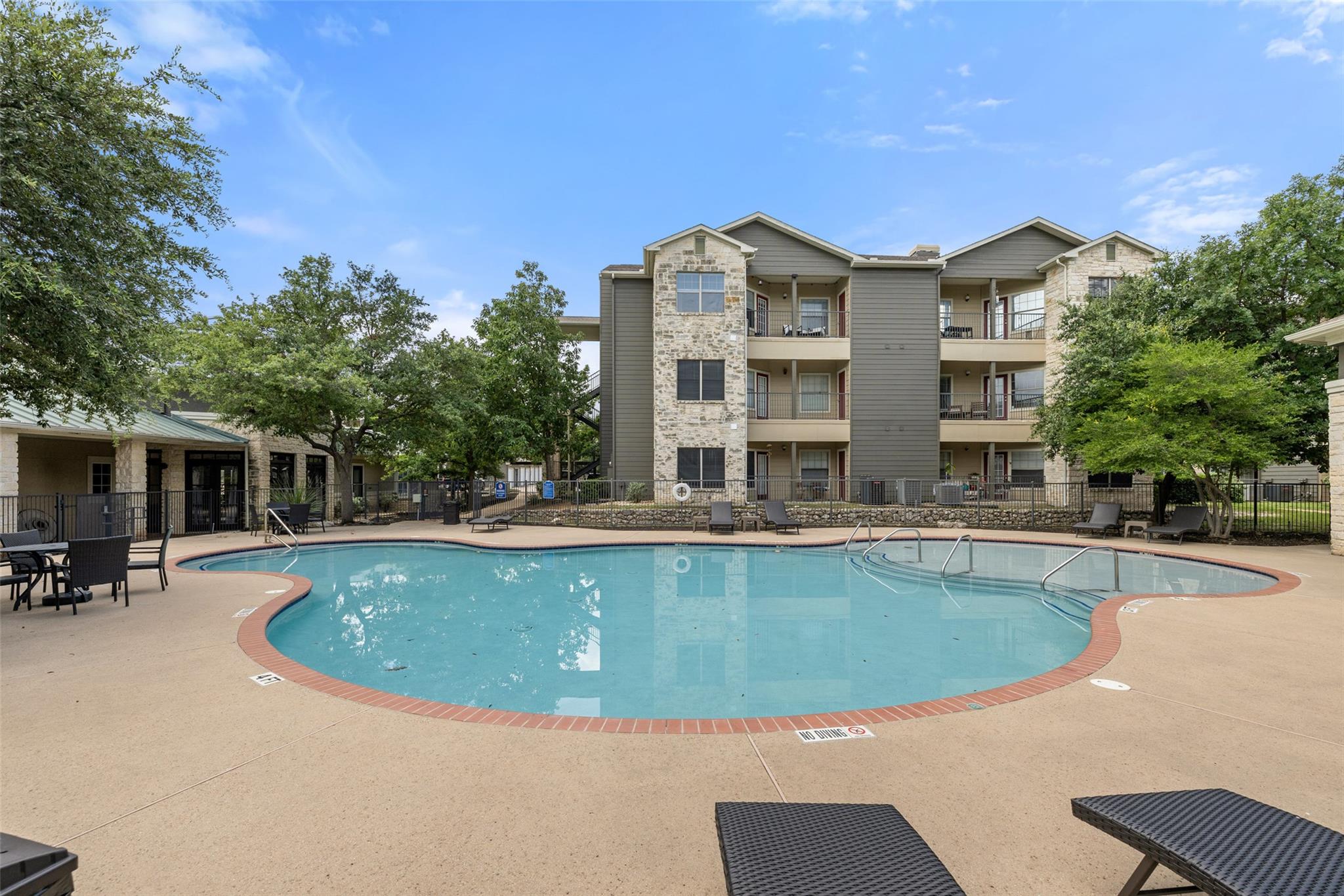 2320 Gracy Farms LN # 323