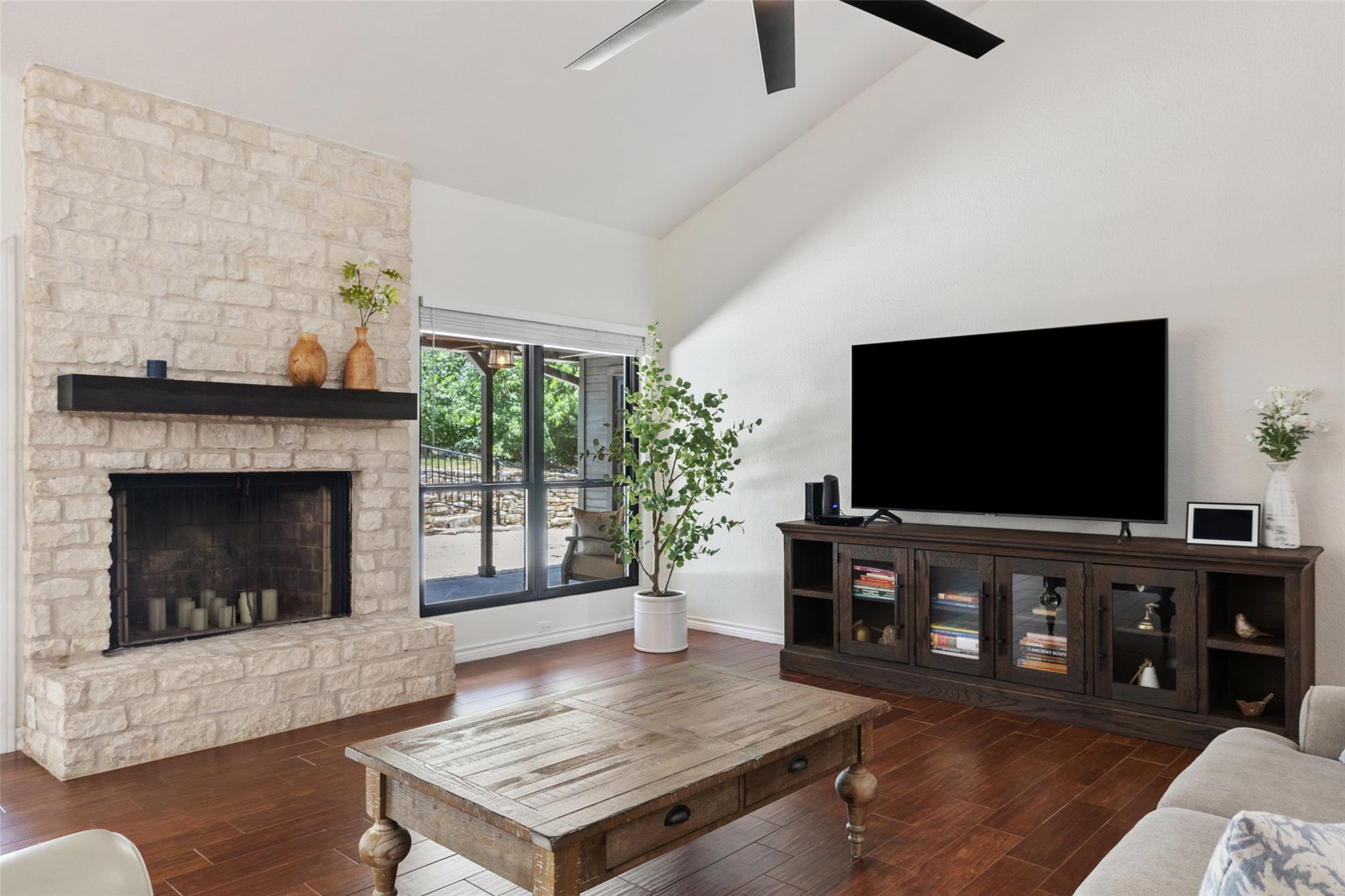 103 Schooner DR