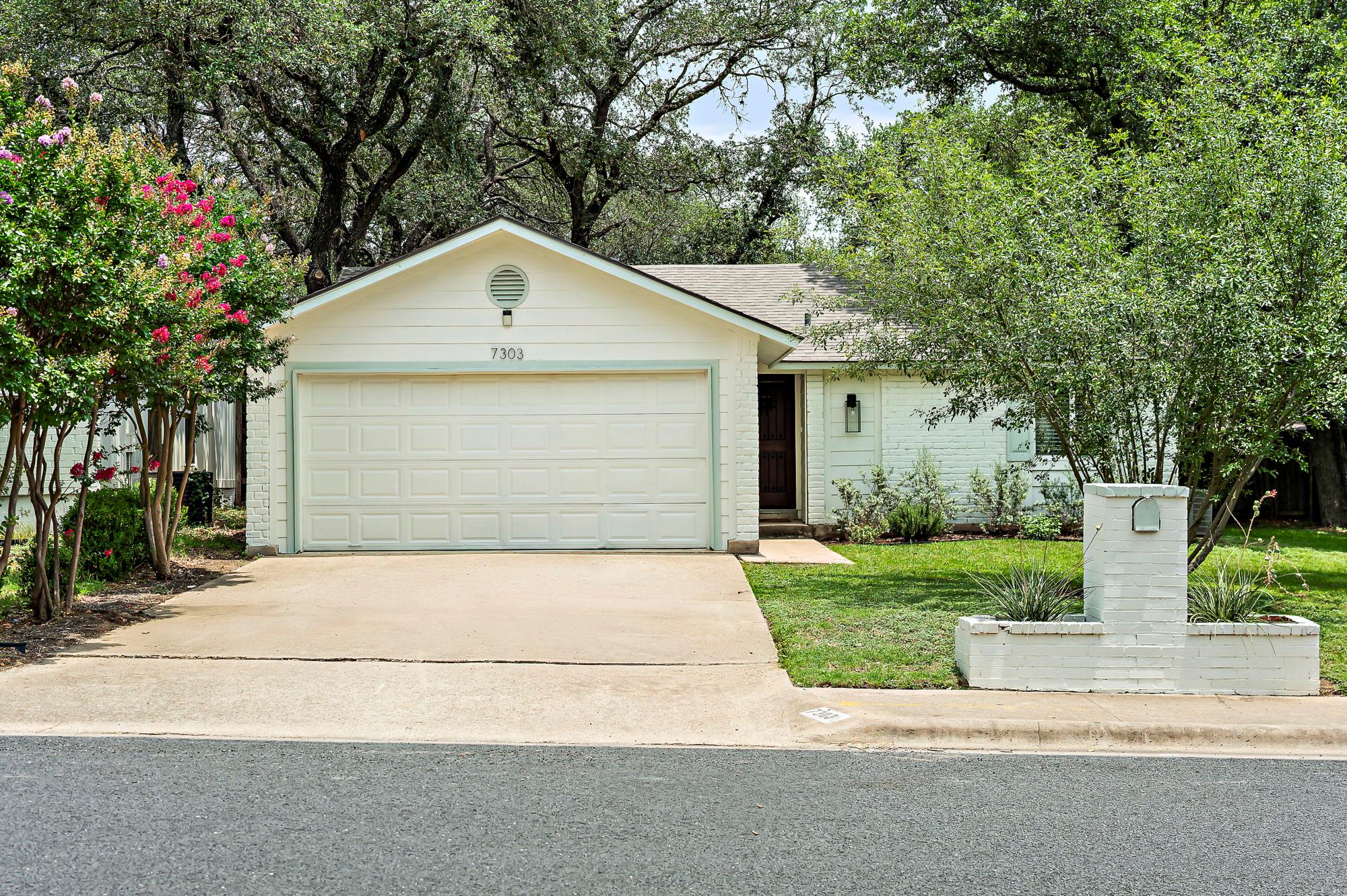 7303 Lunar DR