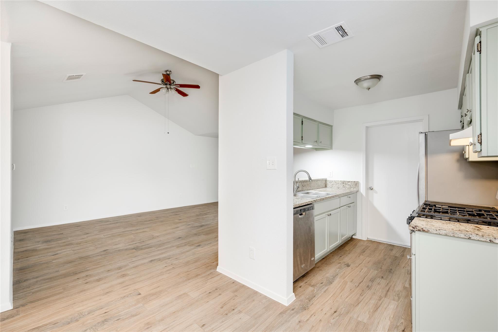 6210 Buffalo PASS # B