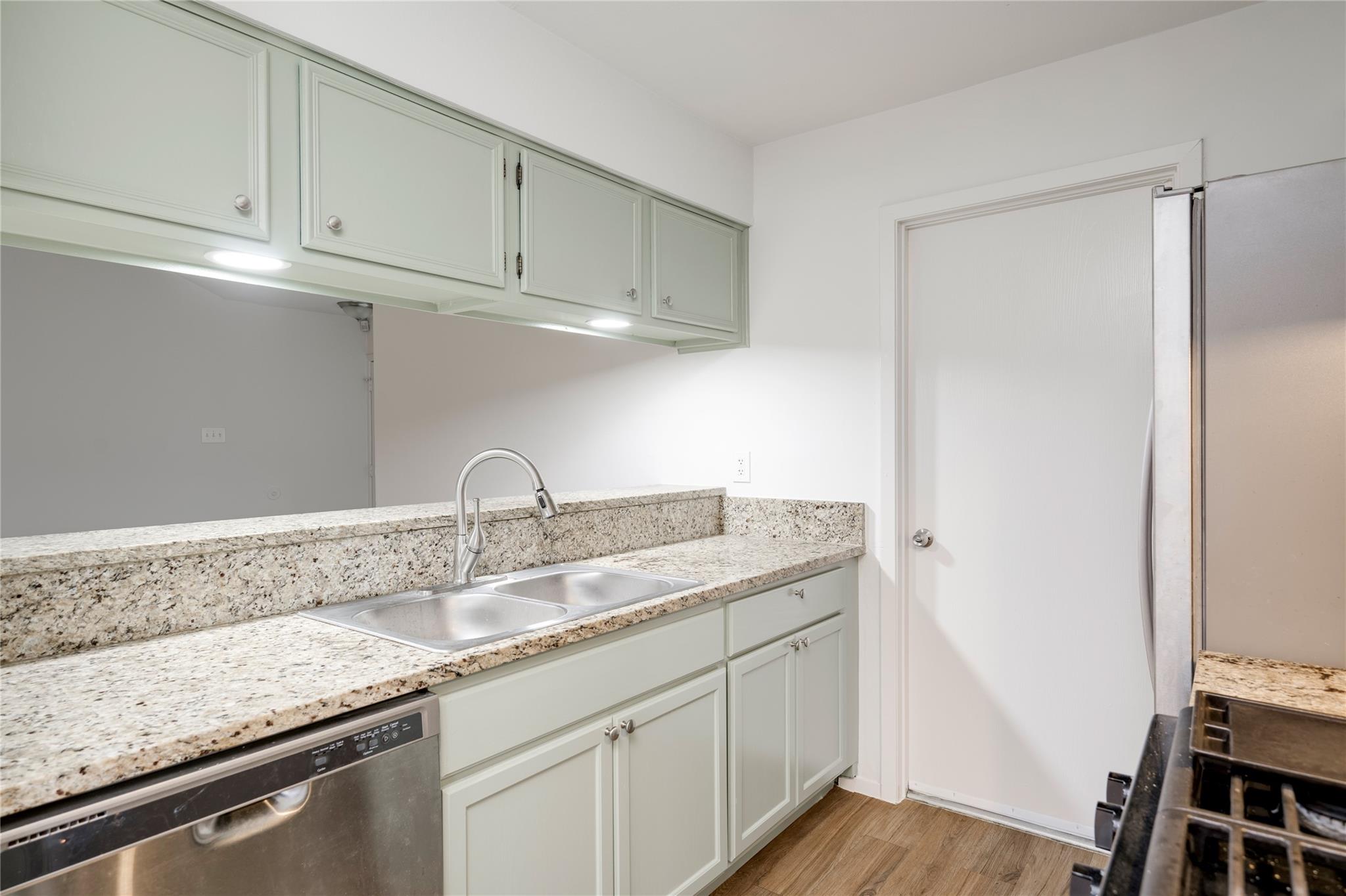 6210 Buffalo PASS # B