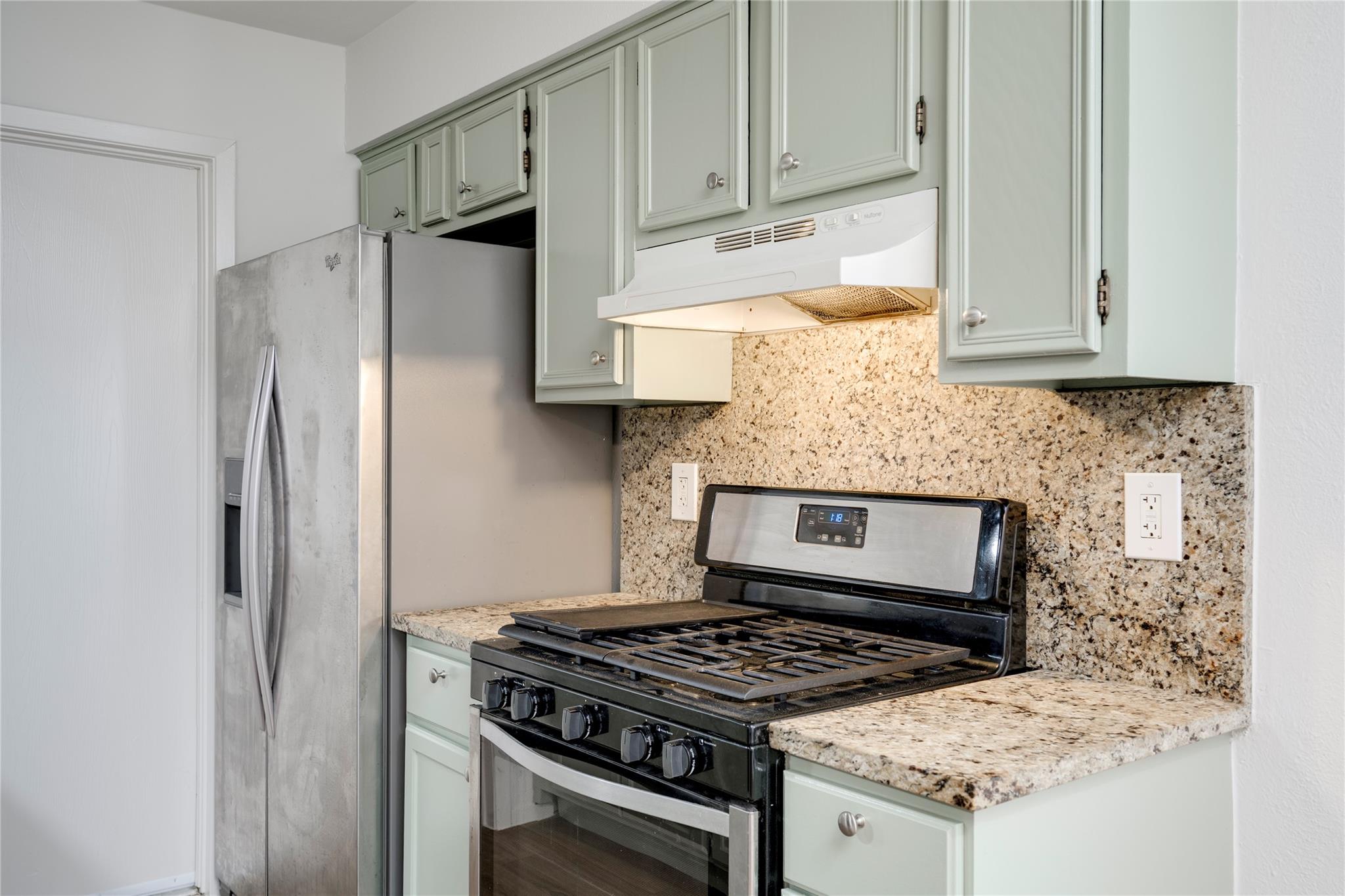 6210 Buffalo PASS # B