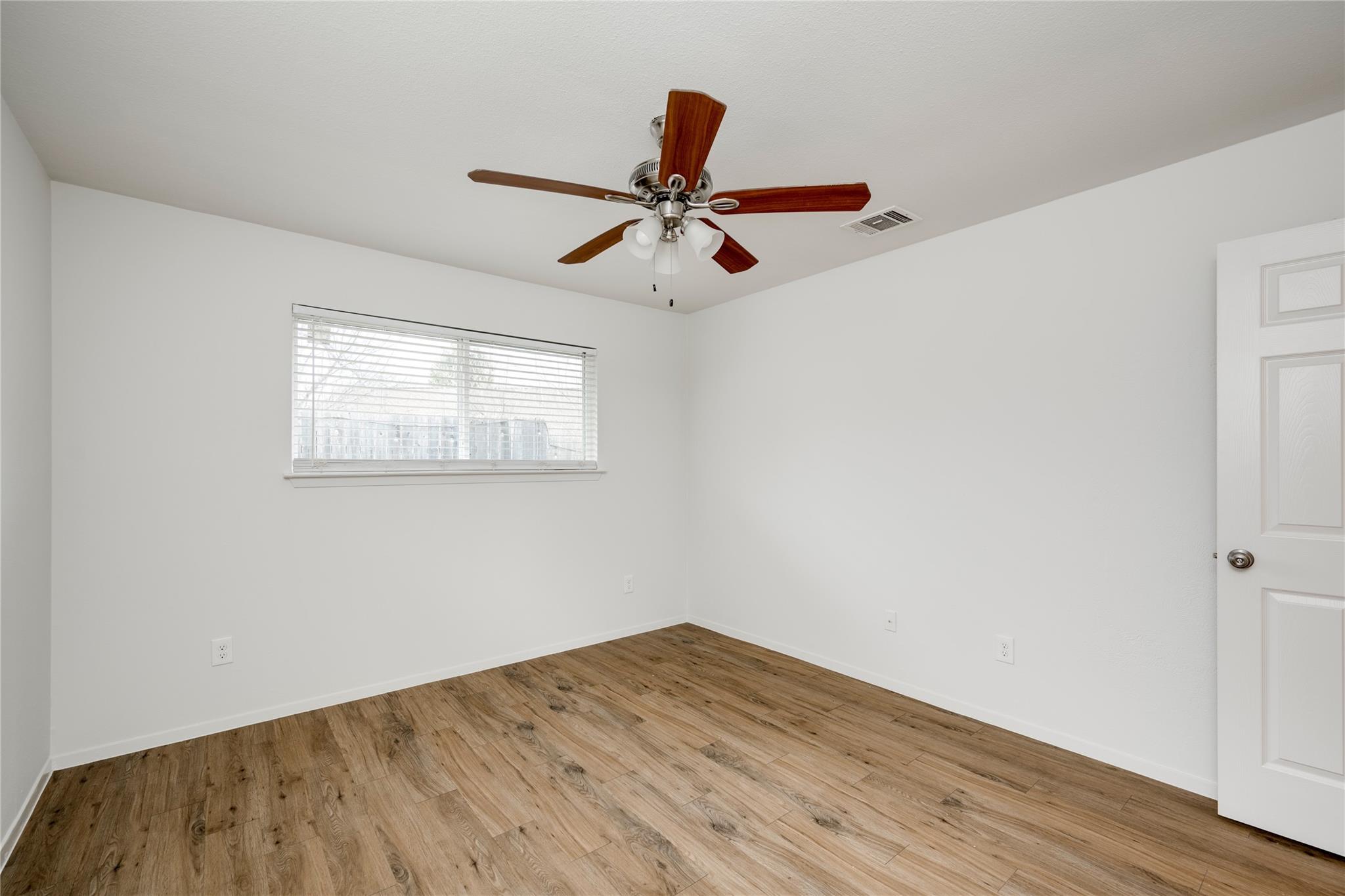 6210 Buffalo PASS # B