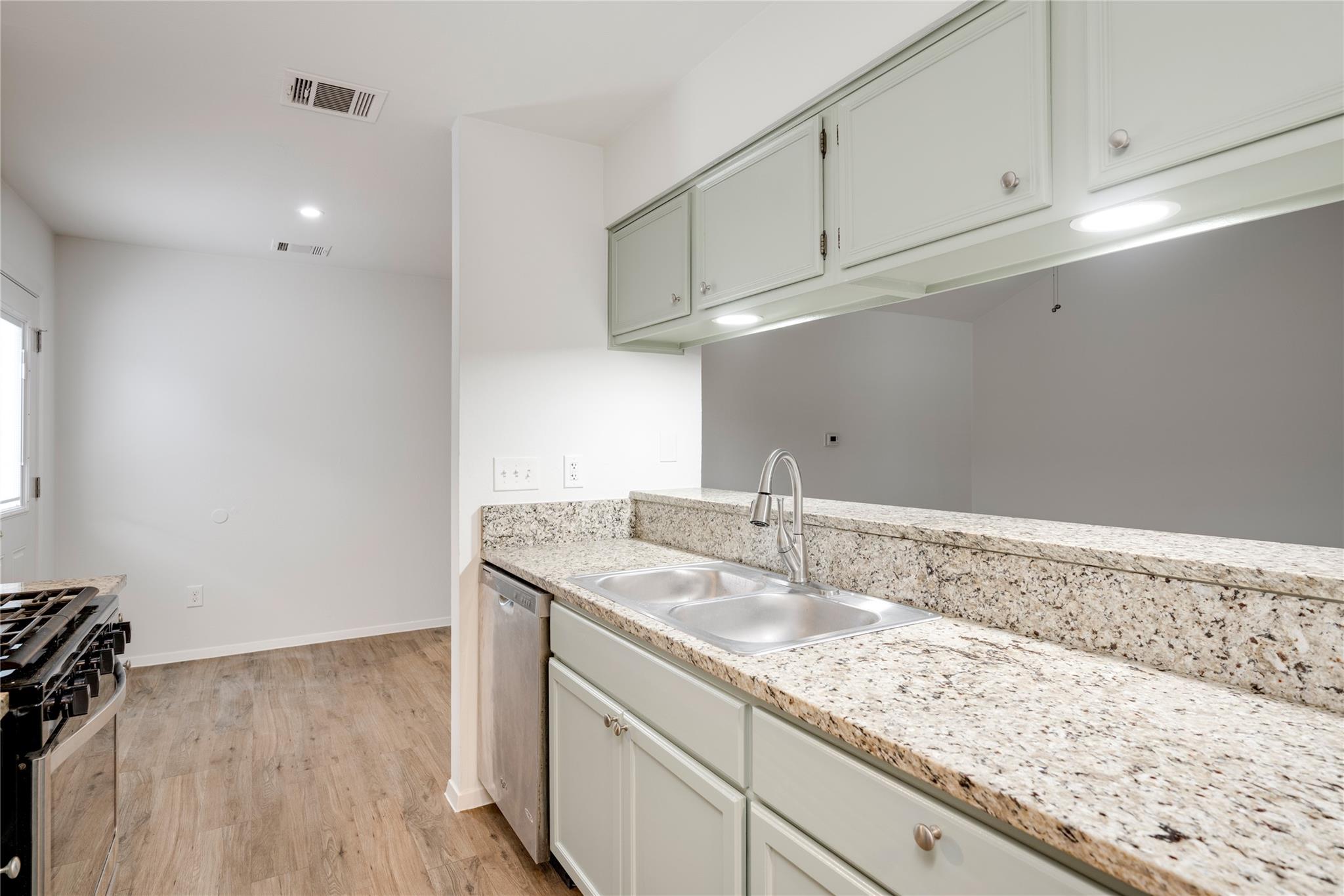 6210 Buffalo PASS # B