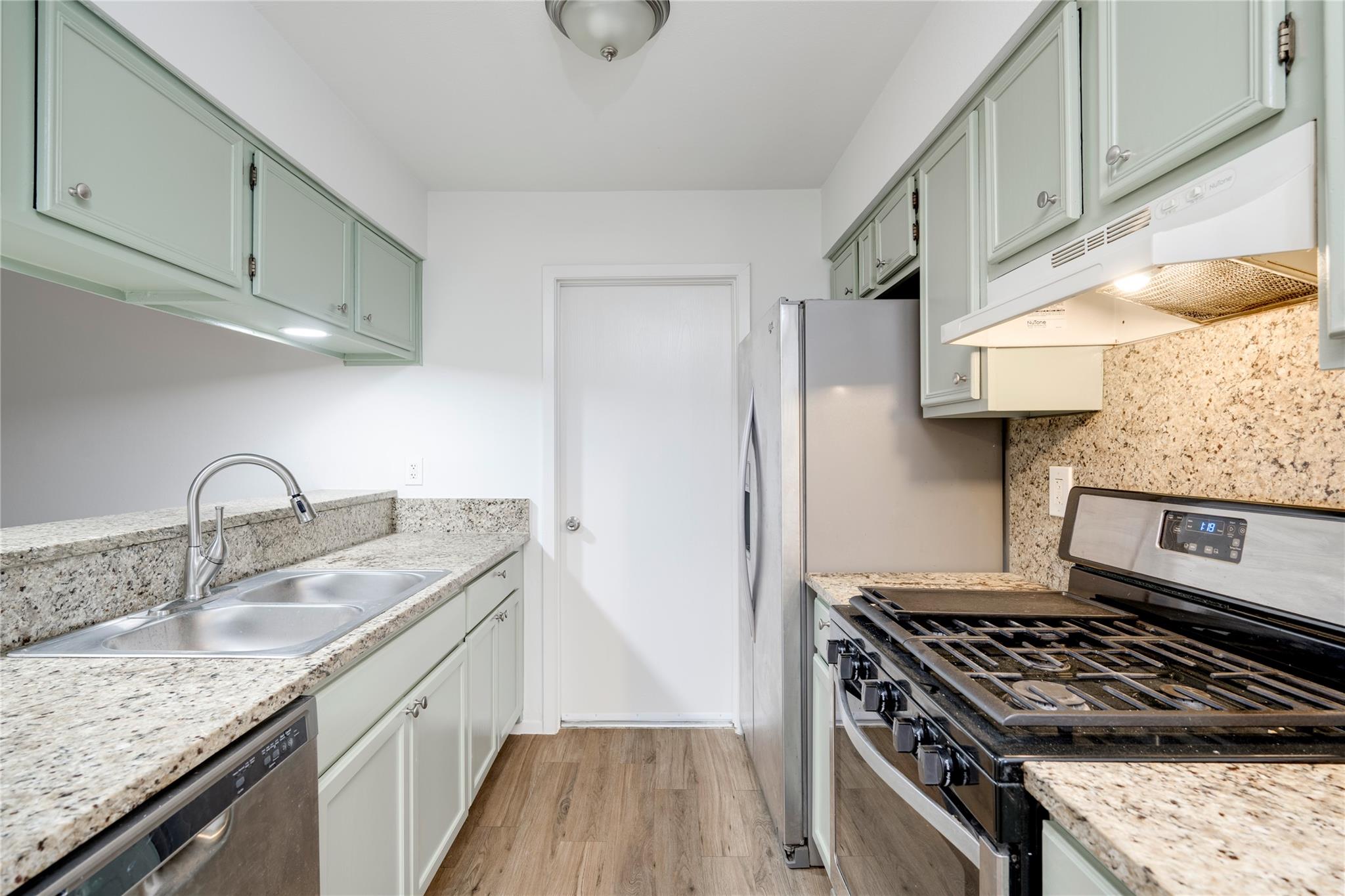 6210 Buffalo PASS # B