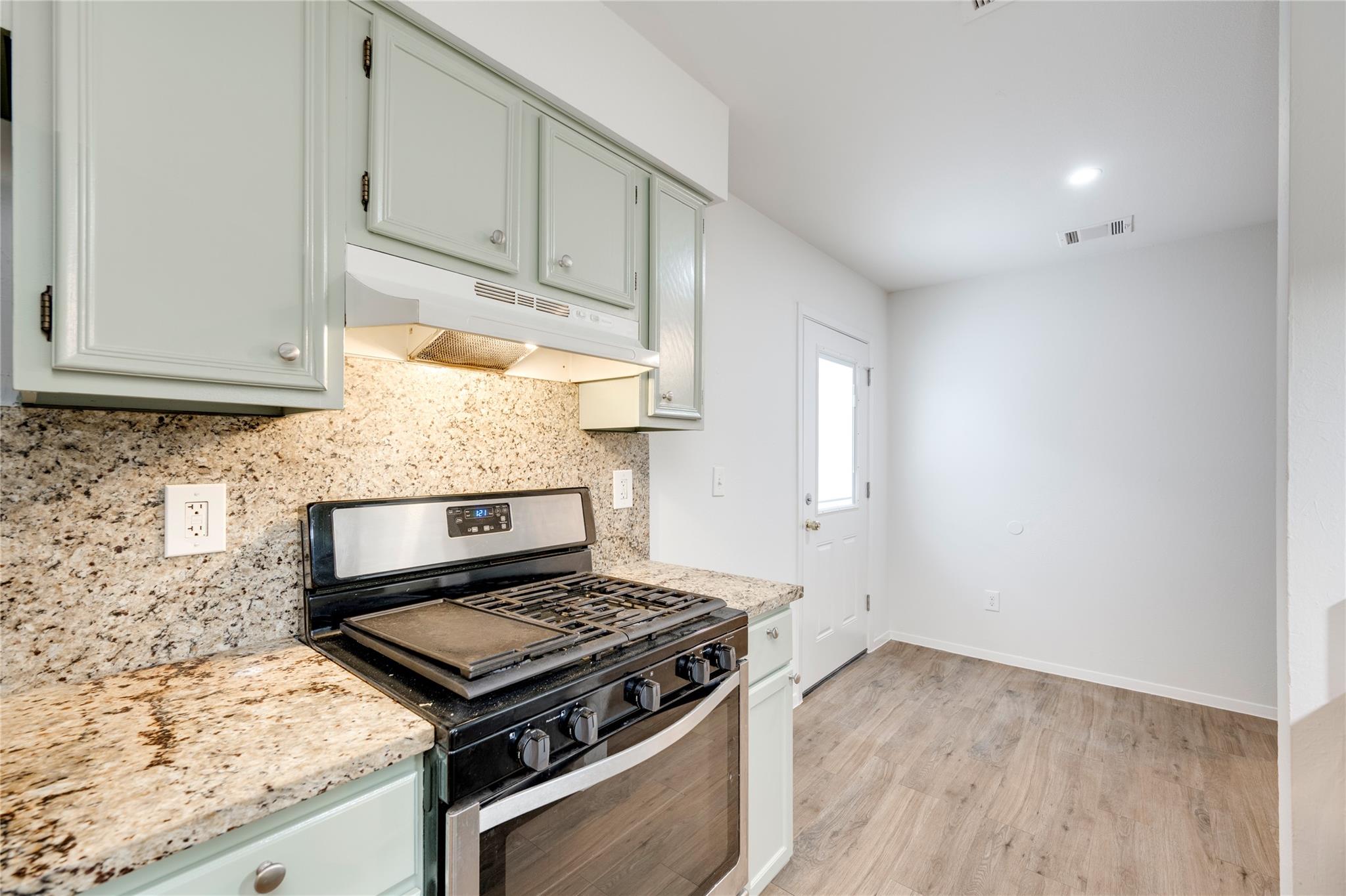 6210 Buffalo PASS # B